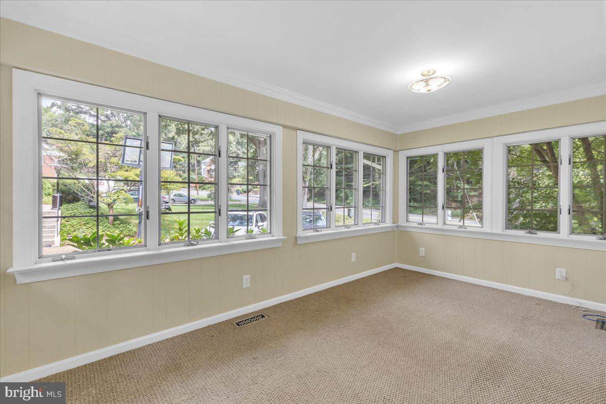 BROYHILL HILLS - Residential Lease