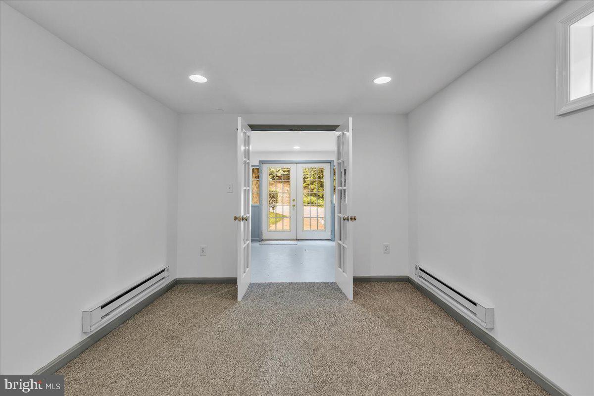 BROYHILL HILLS - Residential Lease