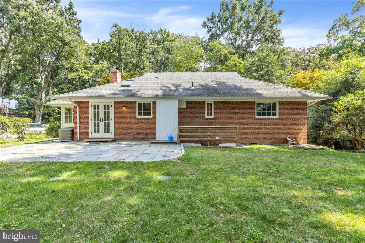 BROYHILL HILLS - Residential Lease