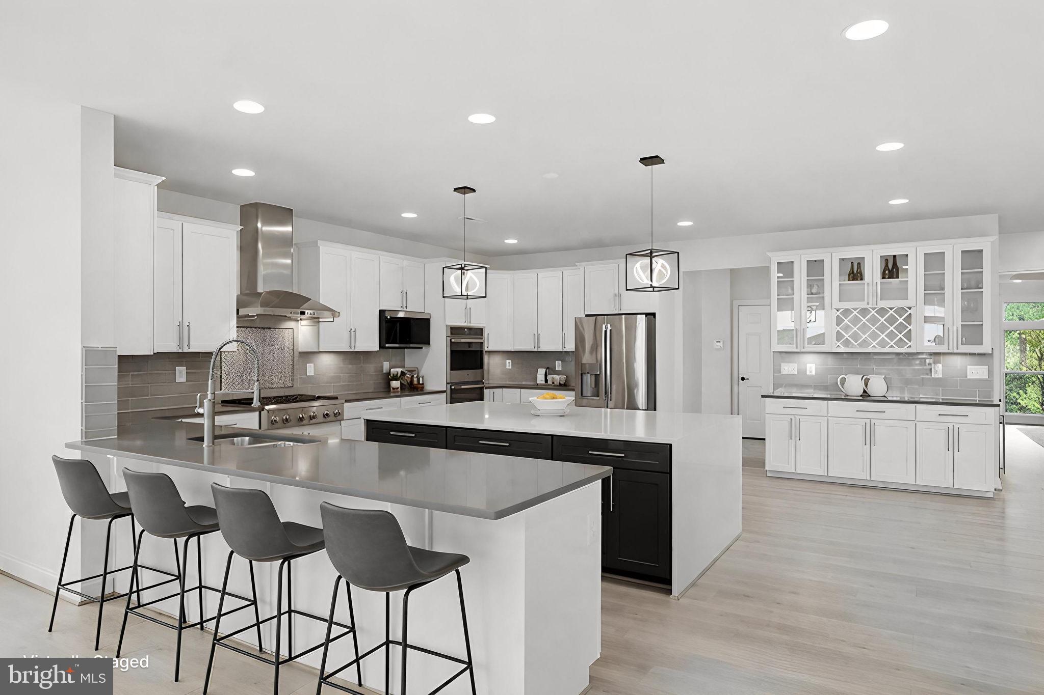 BREEZEWOOD - Residential