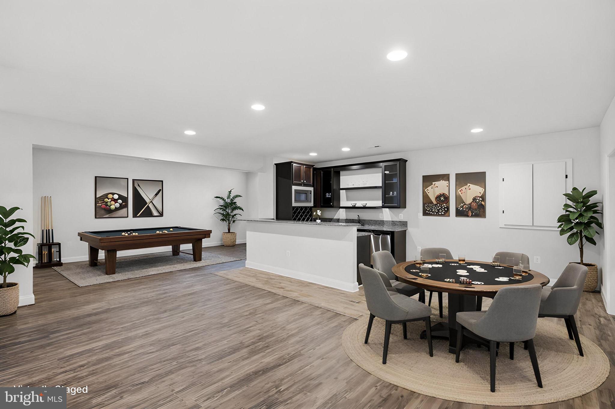 BREEZEWOOD - Residential