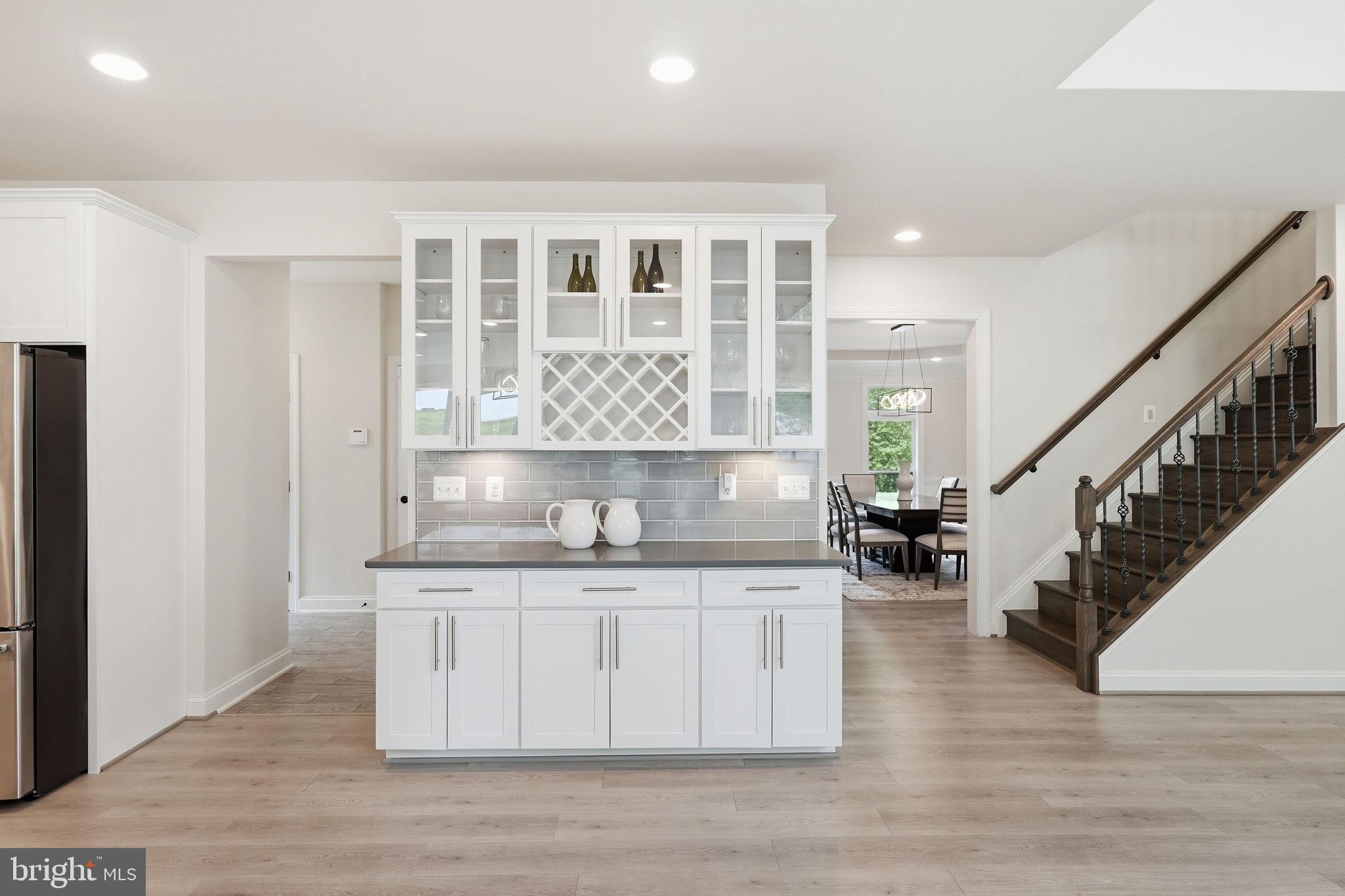 BREEZEWOOD - Residential