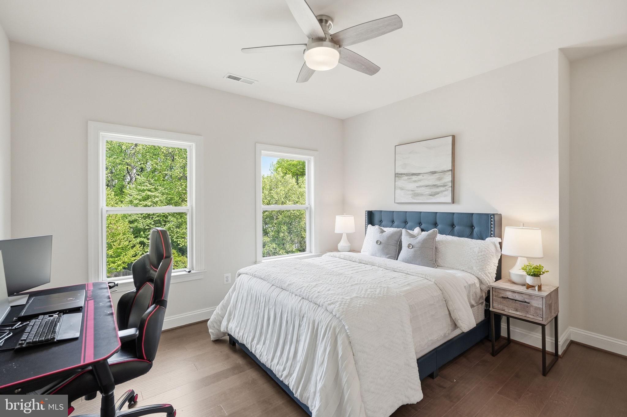 BREEZEWOOD - Residential