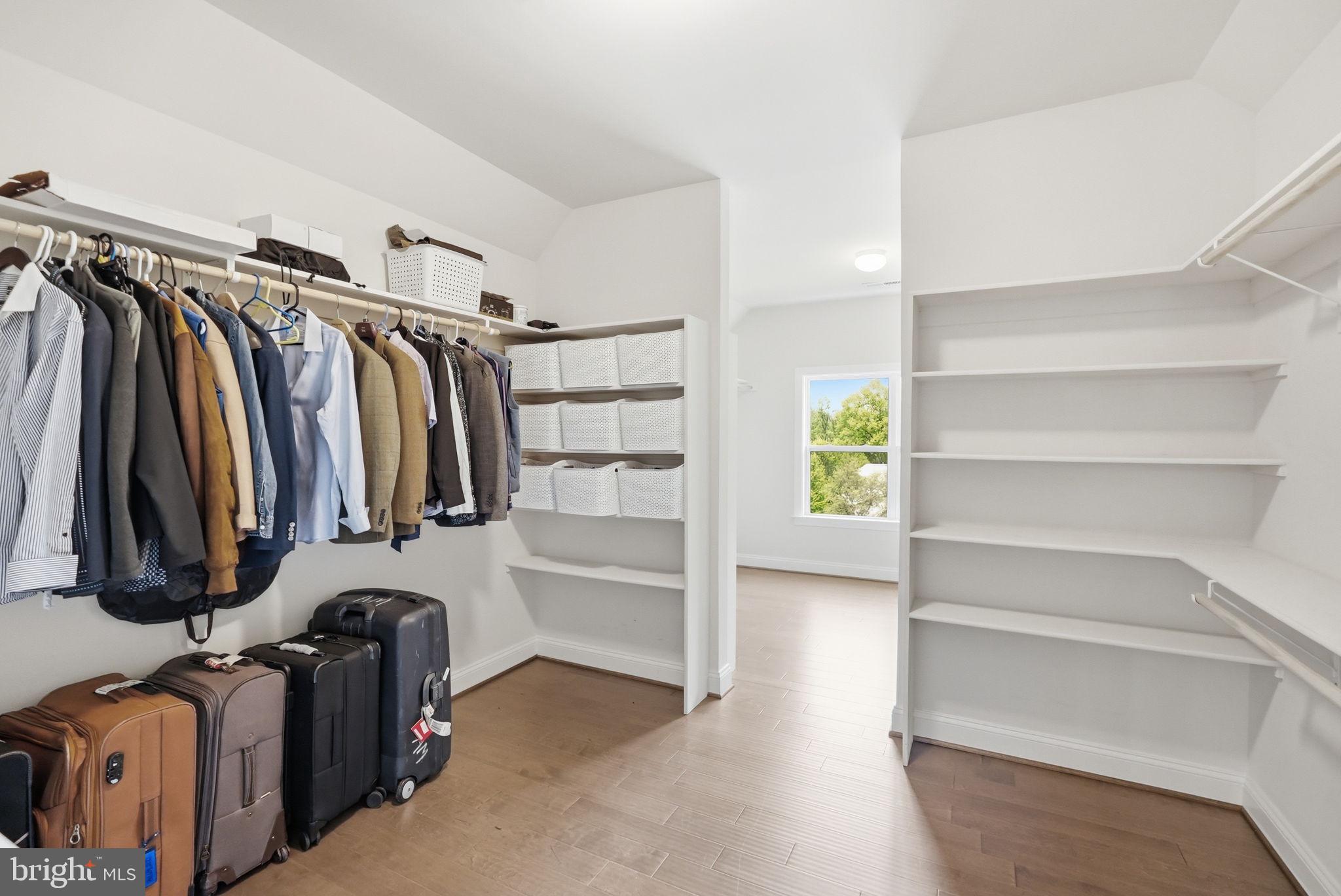 BREEZEWOOD - Residential