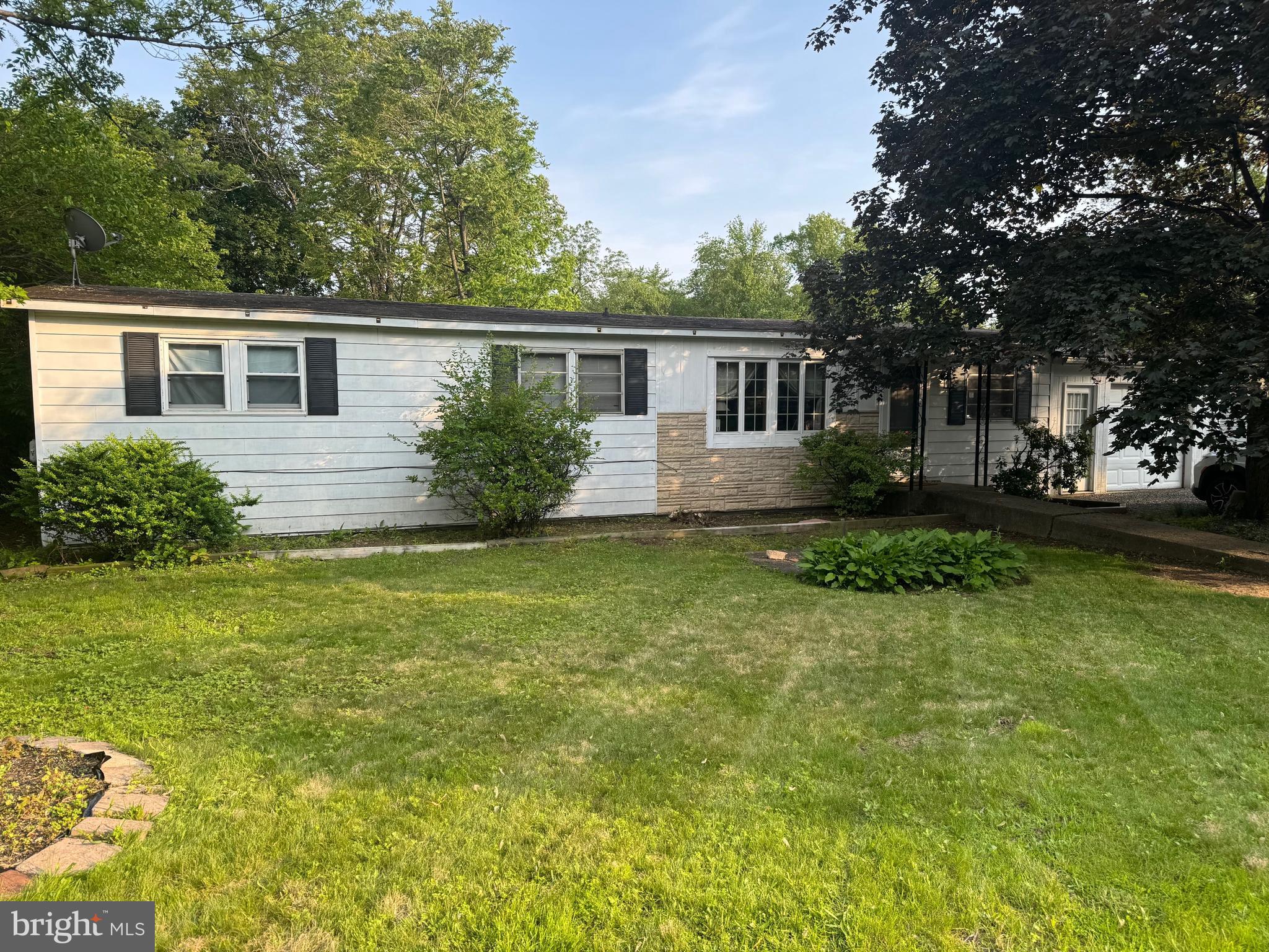 This freshly painted and updated 3-bedroom, 1-bath ranch-style home is ready for you to move in! Located behind Renningers Farmers Market and within walking distance to Blue Mountain High School, it offers a great mix of convenience and charm. The home features a large backyard and deck, perfect for outdoor gatherings, plus a 1-car garage for parking or extra storage. Rare for rentals in the area, this home is also pet-friendly!
Don't miss this opportunity—Open house 2/8 1-2!
Private showings can be scheduled with approved applications only.