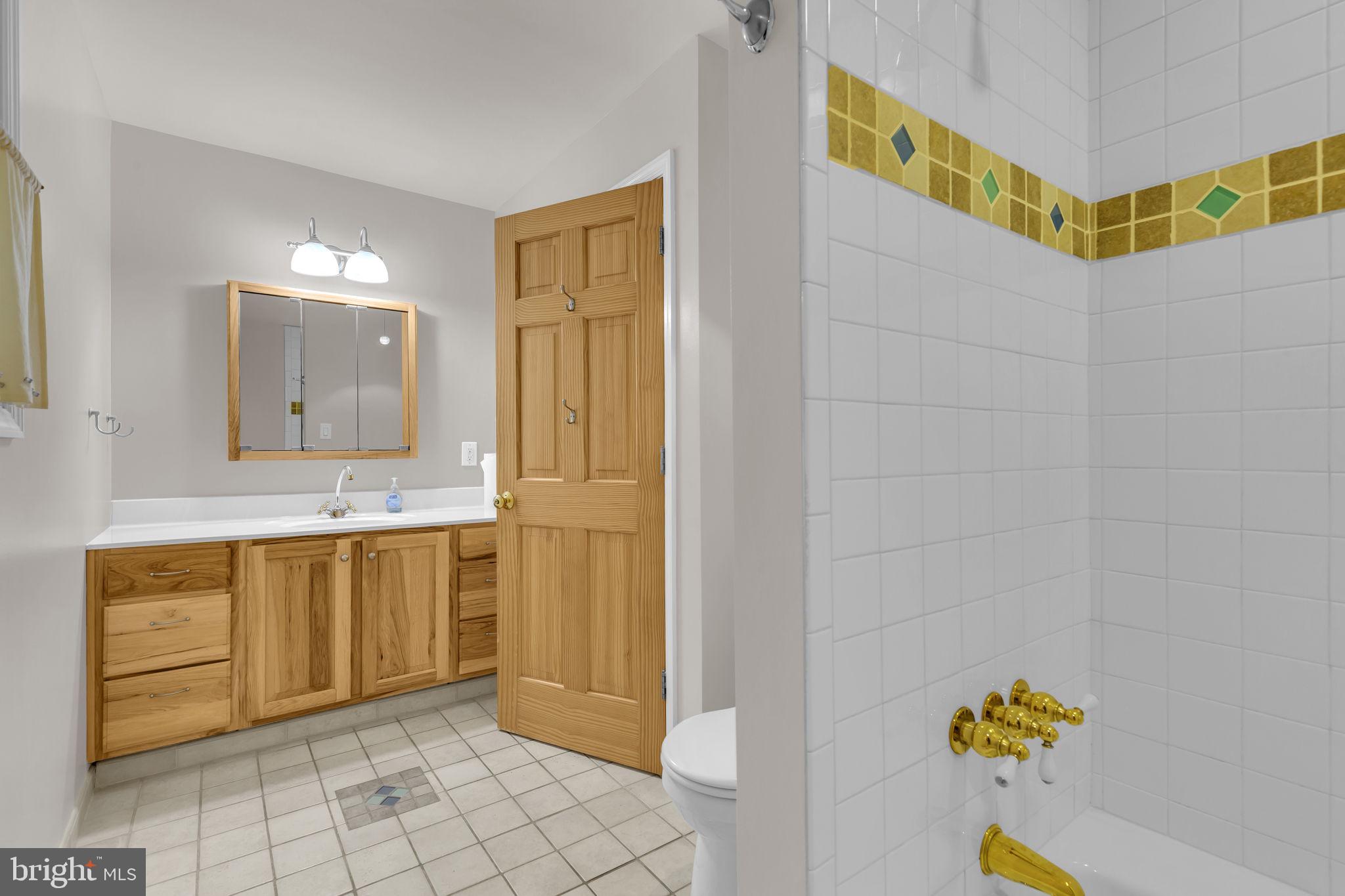 RIVERDALE PARK - Residential