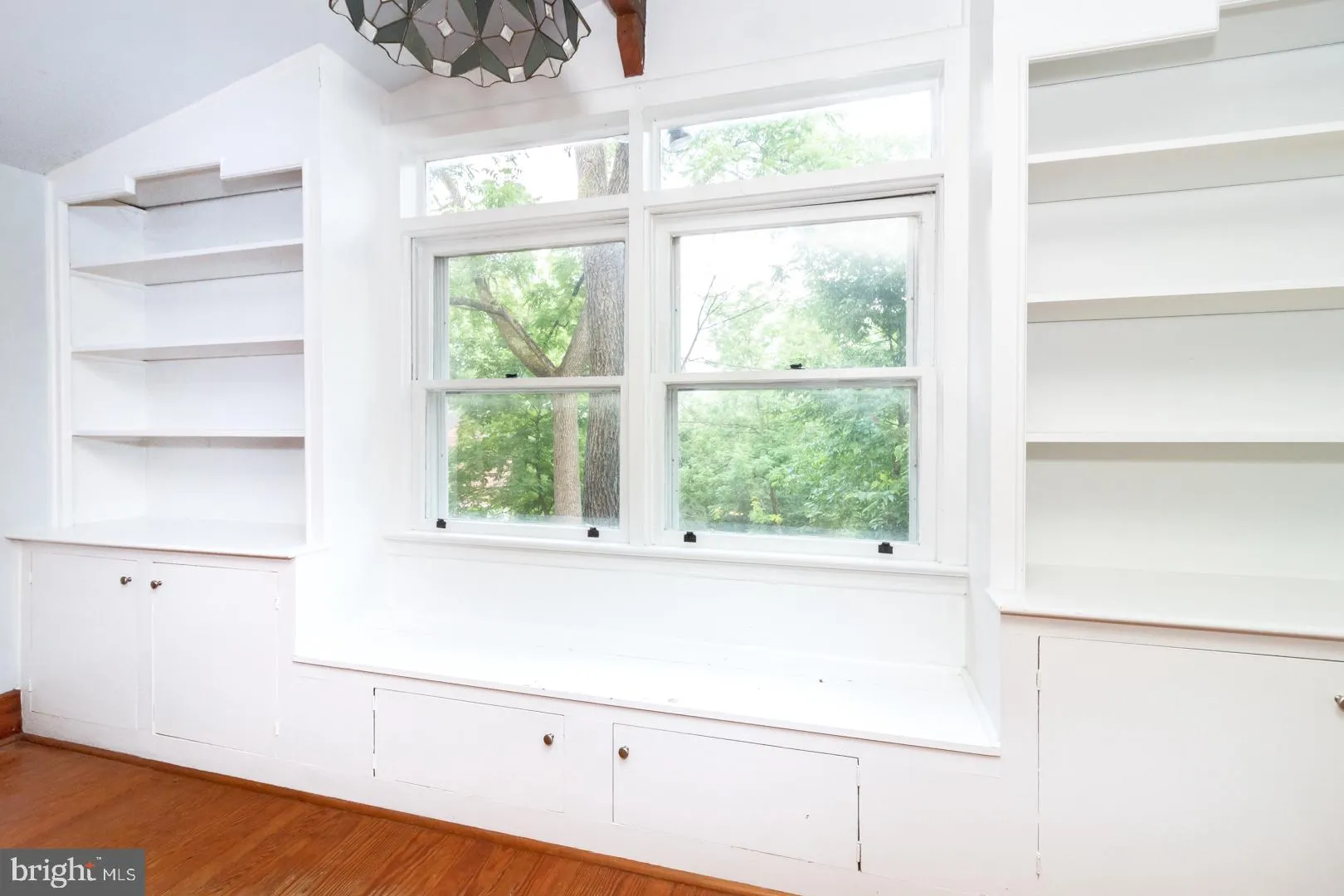 Hopewell, New Jersey 08525, United States, 2 Bedrooms Bedrooms, ,1 BathroomBathrooms,Residential,Pending,48508