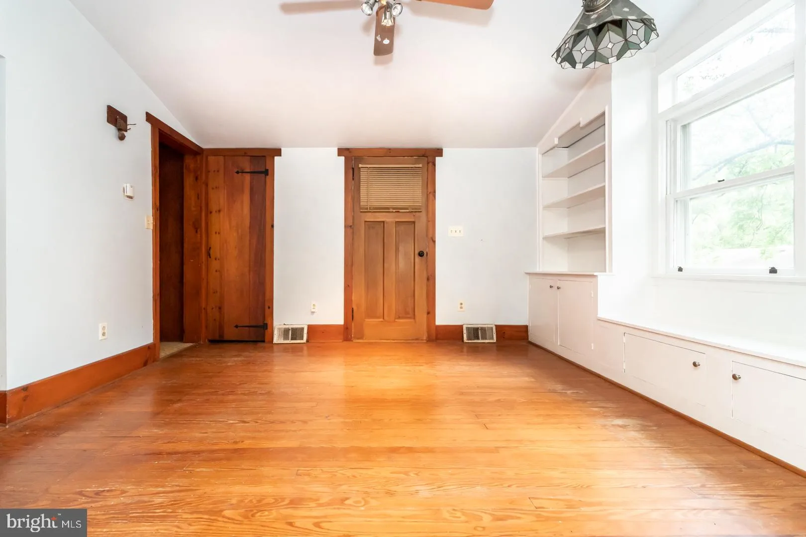 Hopewell, New Jersey 08525, United States, 2 Bedrooms Bedrooms, ,1 BathroomBathrooms,Residential,Pending,48508