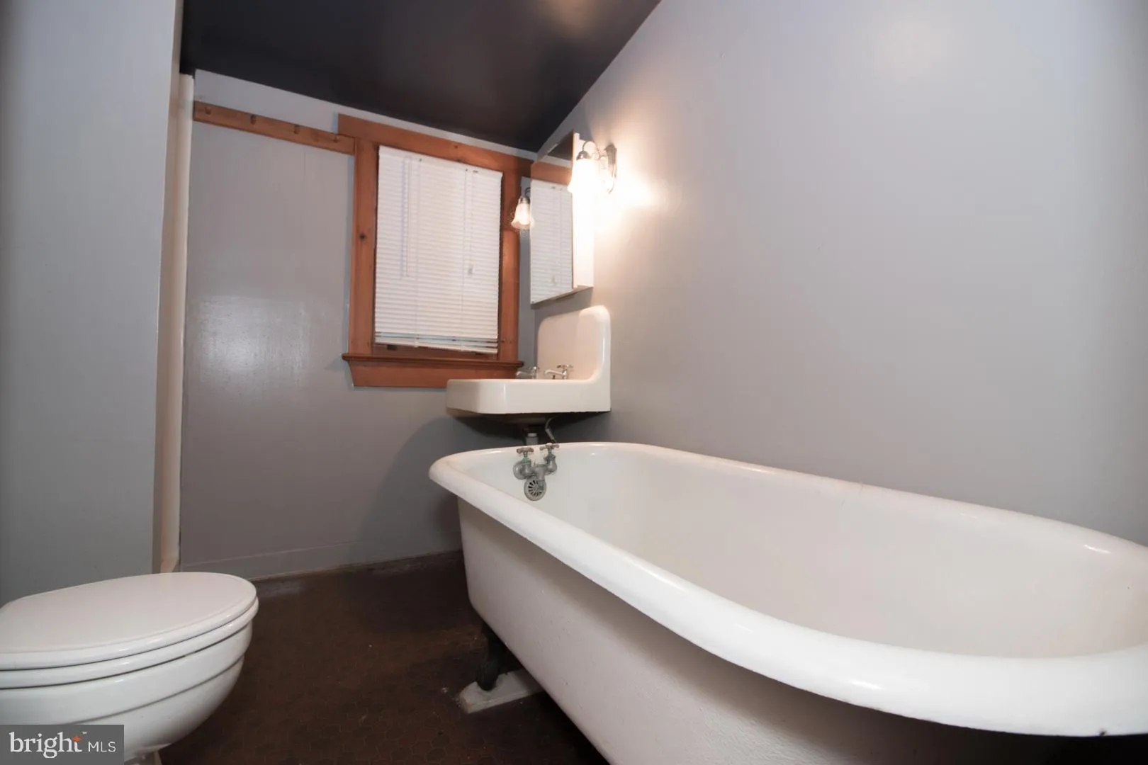 Hopewell, New Jersey 08525, United States, 2 Bedrooms Bedrooms, ,1 BathroomBathrooms,Residential,Pending,48508