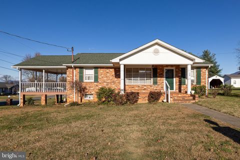 Homes For Sale - 115 Sunset Drive<br/> STANLEY, VA 22851