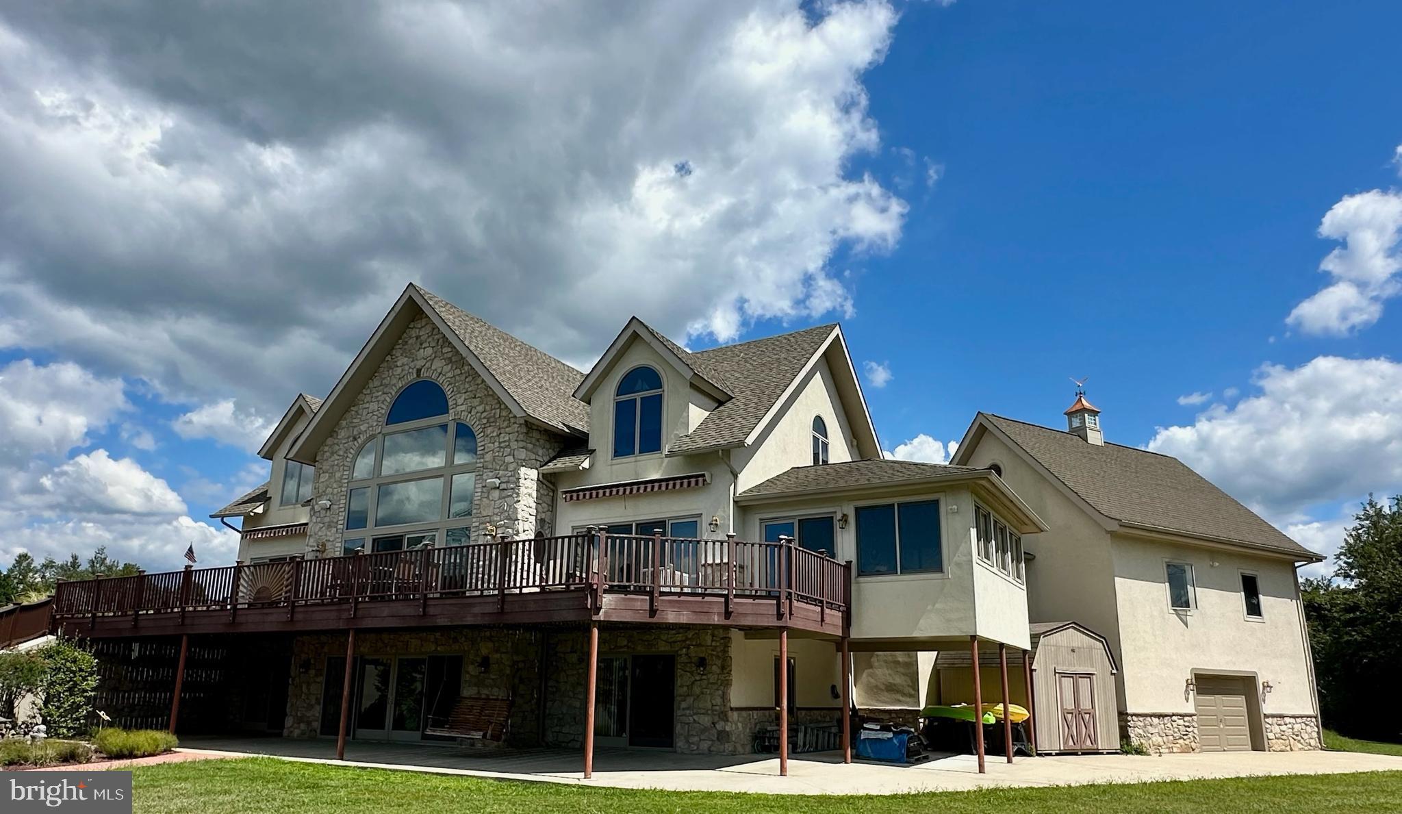 SUNSET POINTE - Residential