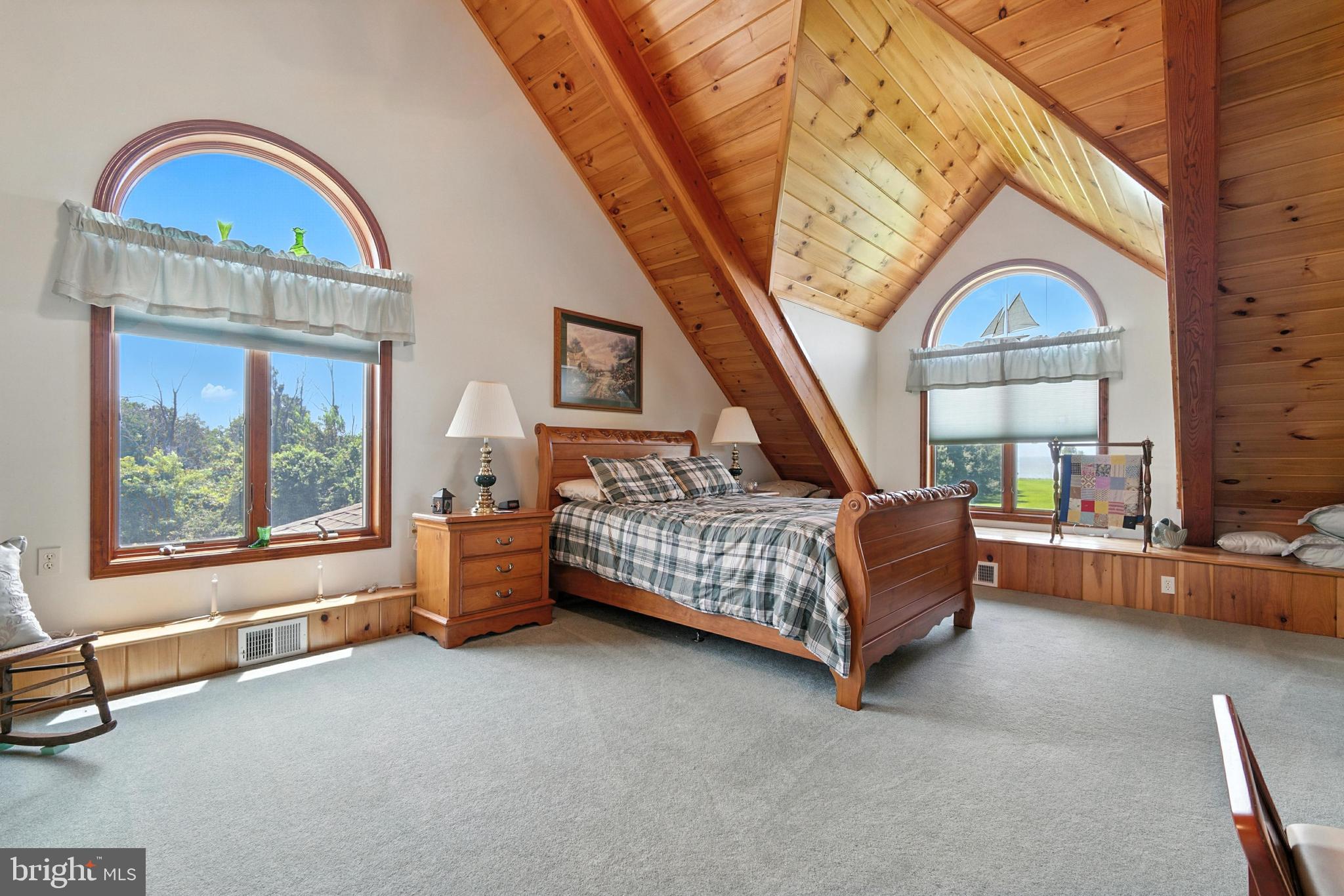 SUNSET POINTE - Residential