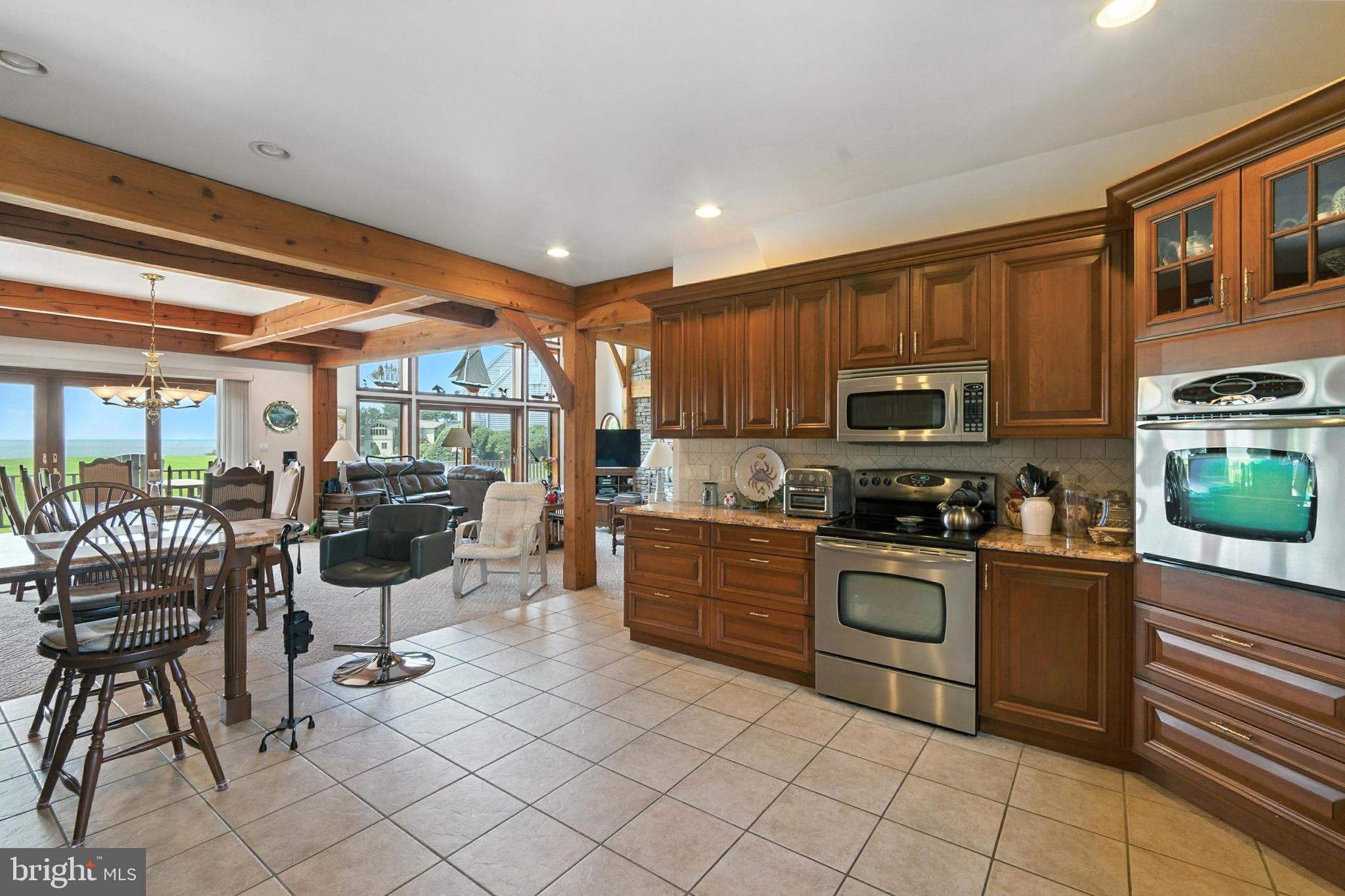 SUNSET POINTE - Residential