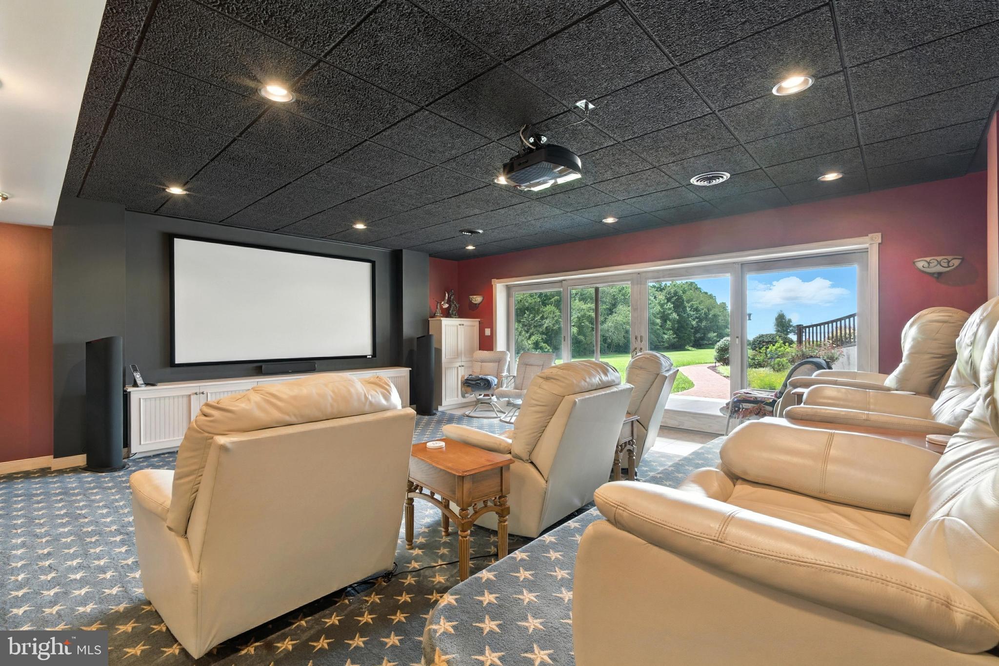 SUNSET POINTE - Residential