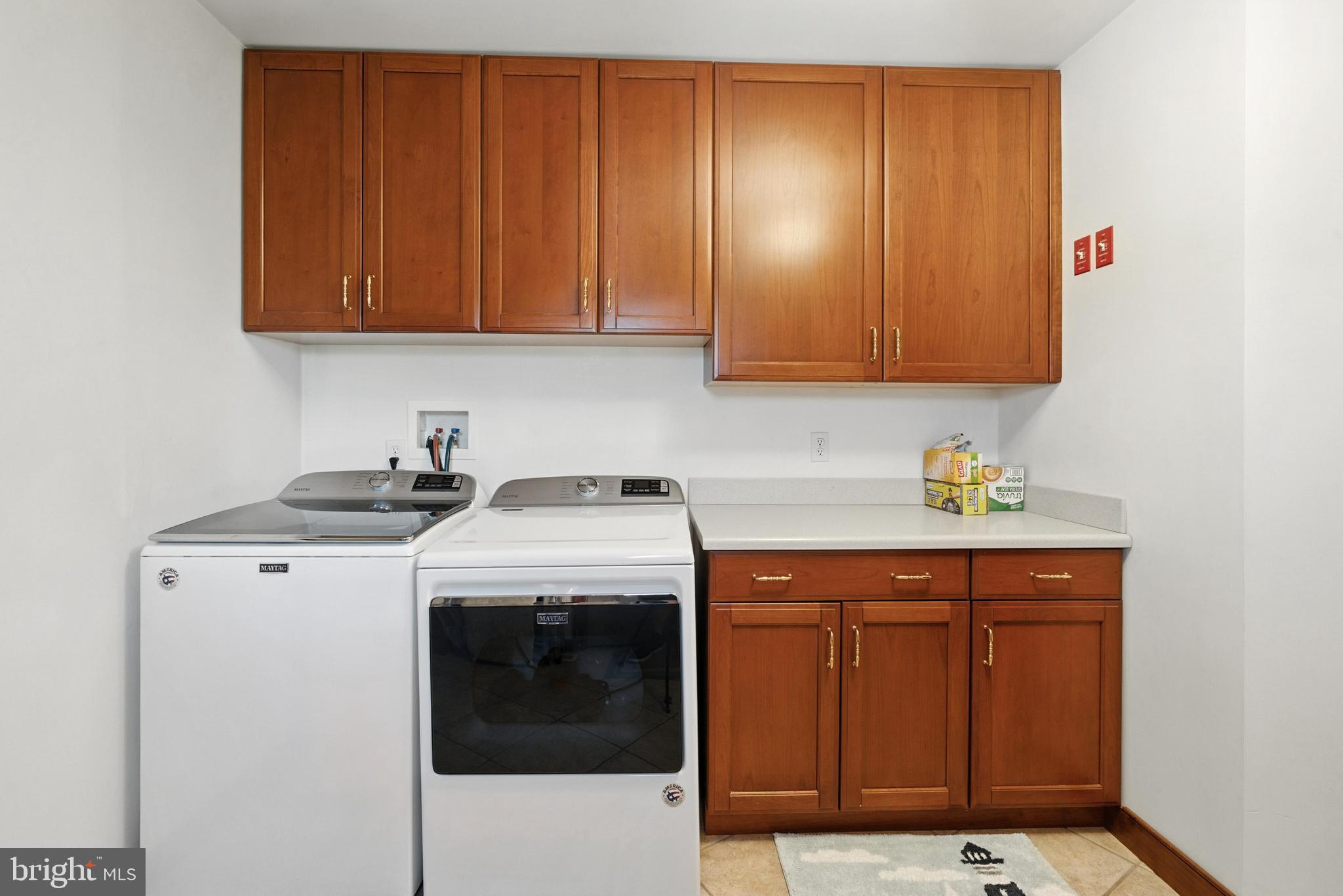 SUNSET POINTE - Residential