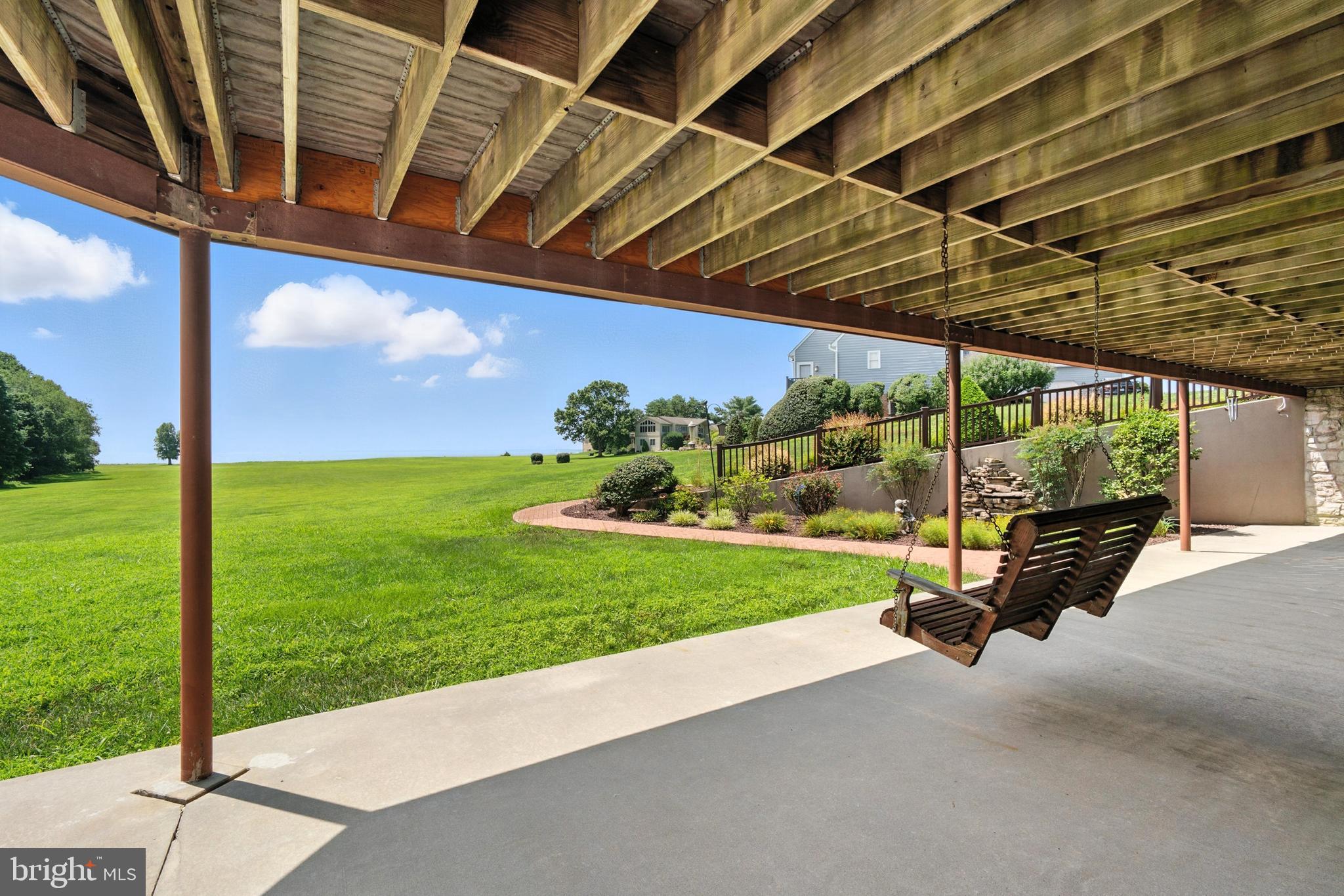 SUNSET POINTE - Residential