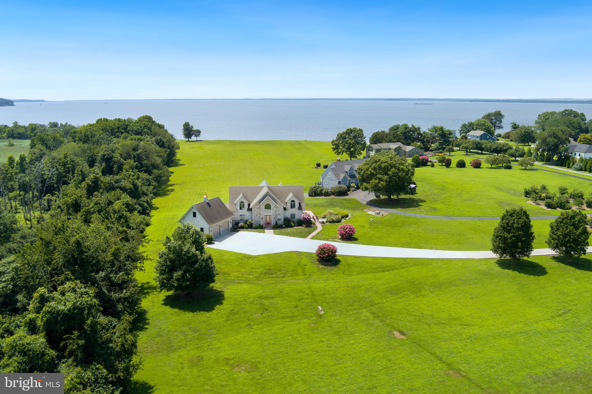 SUNSET POINTE - Residential