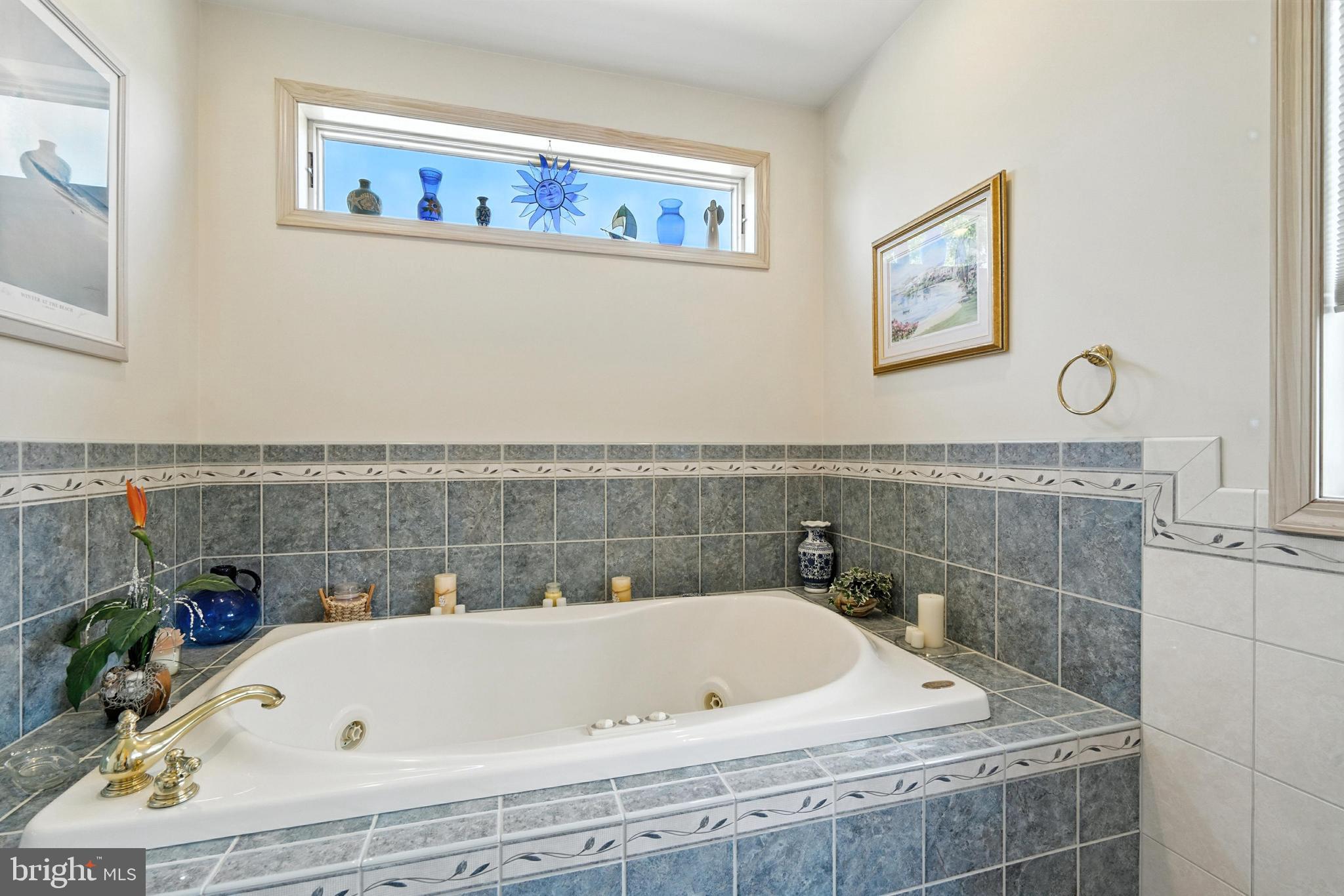 SUNSET POINTE - Residential