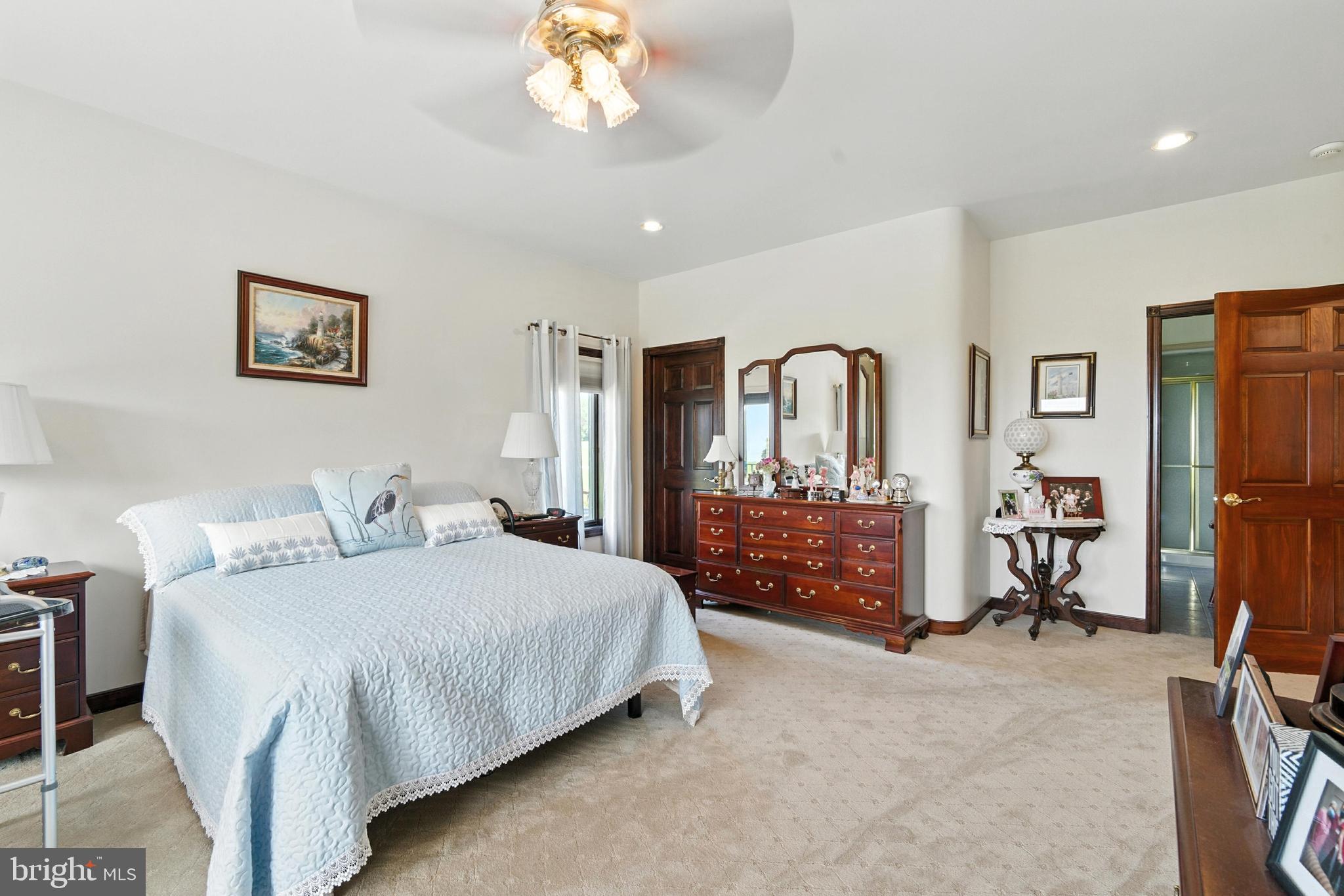 SUNSET POINTE - Residential