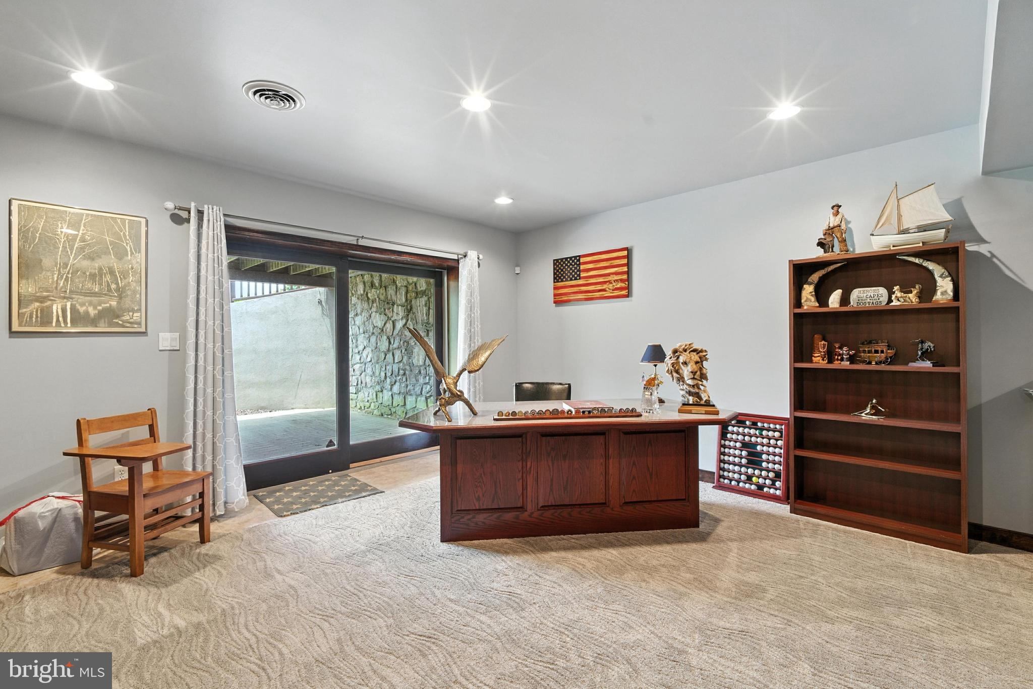 SUNSET POINTE - Residential