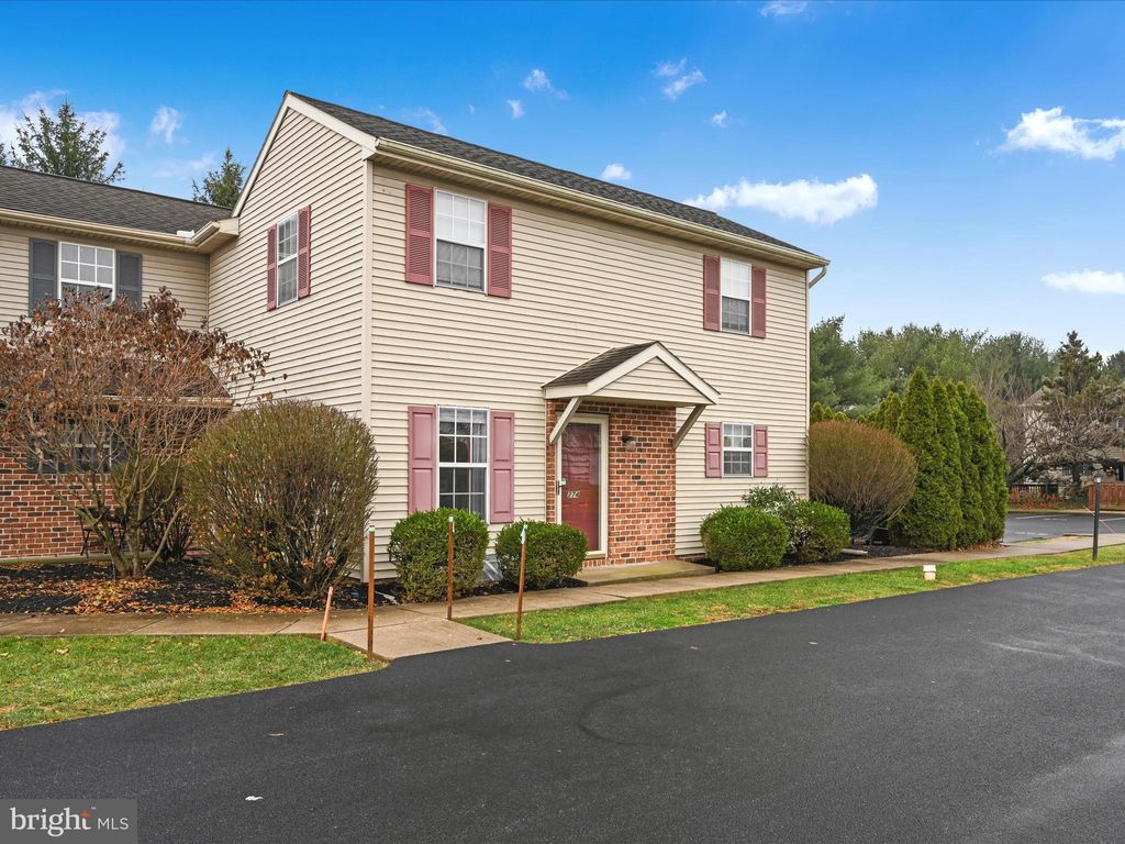Photo of 274 Morgan Drive, LEOLA, PA 17540 (MLS # PALA2062234)