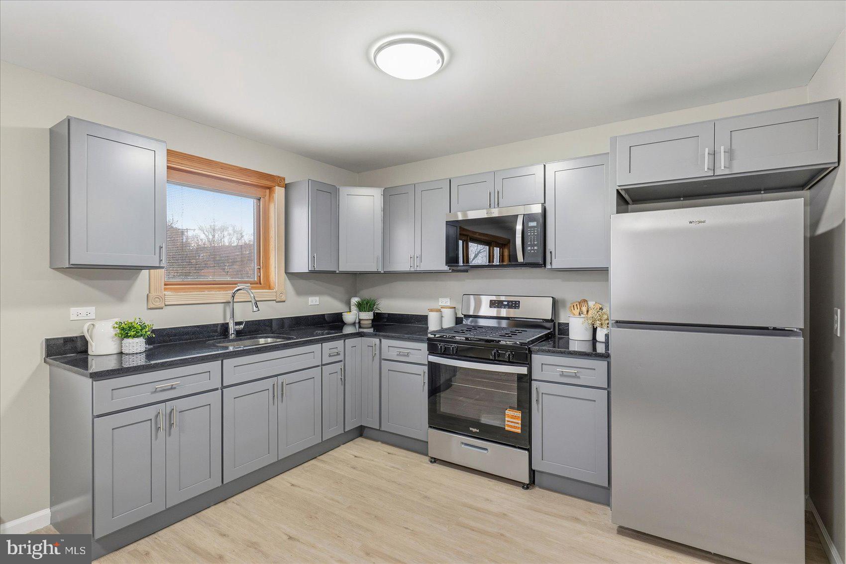 DUNSHIRE TOWNHOUSES - Residential