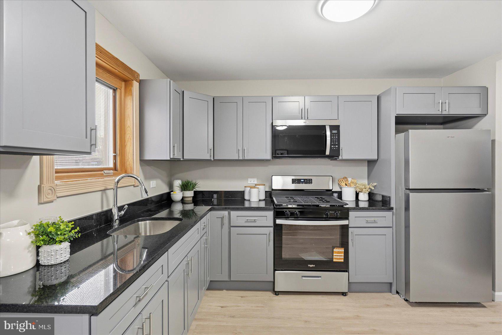 DUNSHIRE TOWNHOUSES - Residential