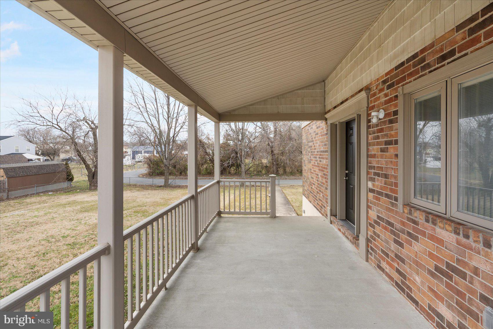 DUNSHIRE TOWNHOUSES - Residential