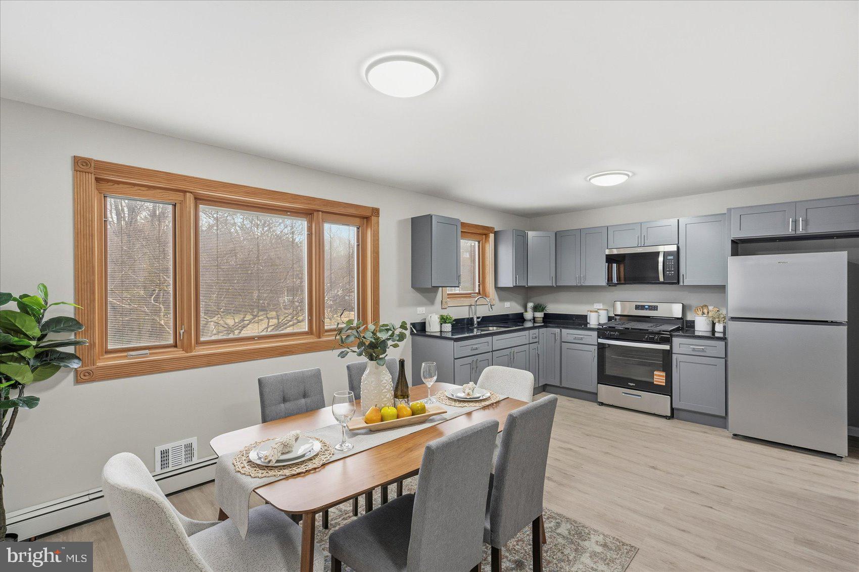 DUNSHIRE TOWNHOUSES - Residential