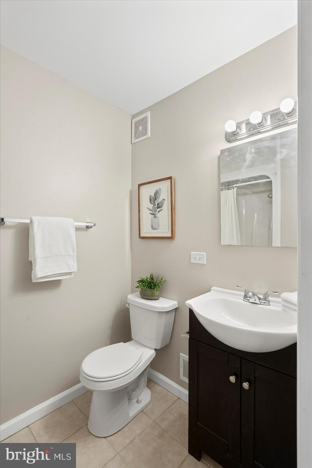 DUNSHIRE TOWNHOUSES - Residential