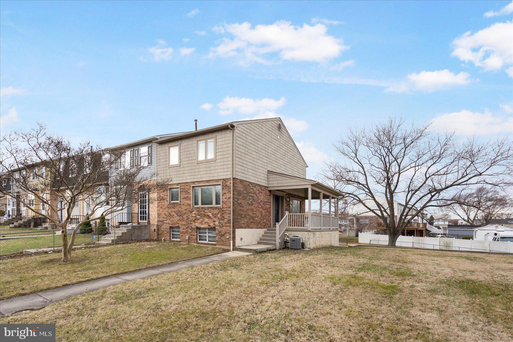 DUNSHIRE TOWNHOUSES - Residential