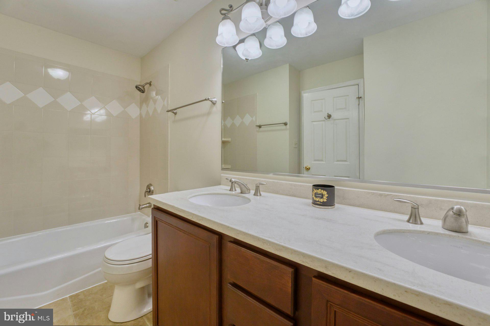 FRANKLIN OAKS - Residential