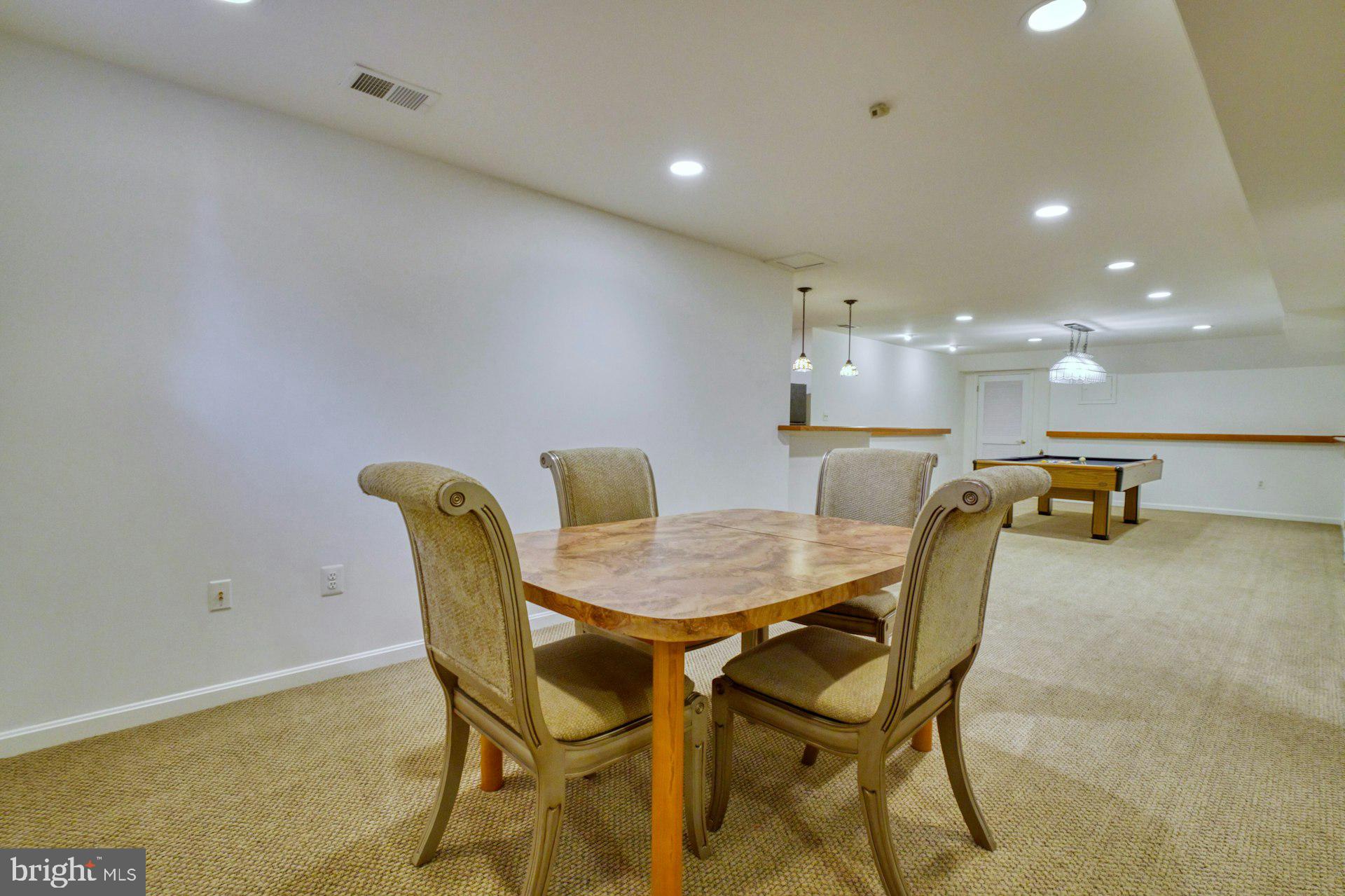 FRANKLIN OAKS - Residential