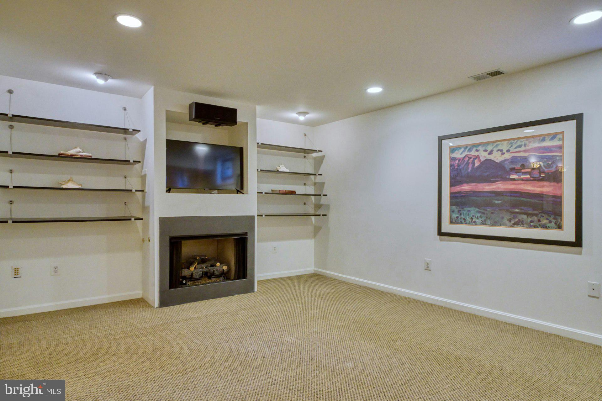 FRANKLIN OAKS - Residential