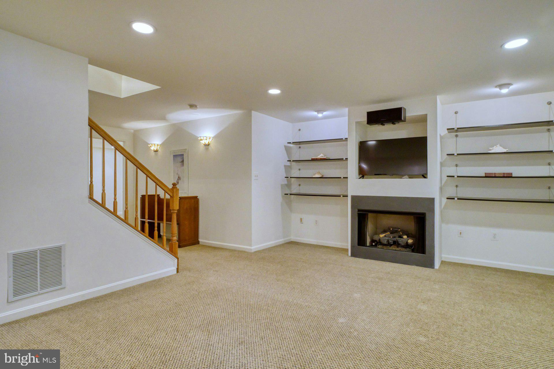 FRANKLIN OAKS - Residential