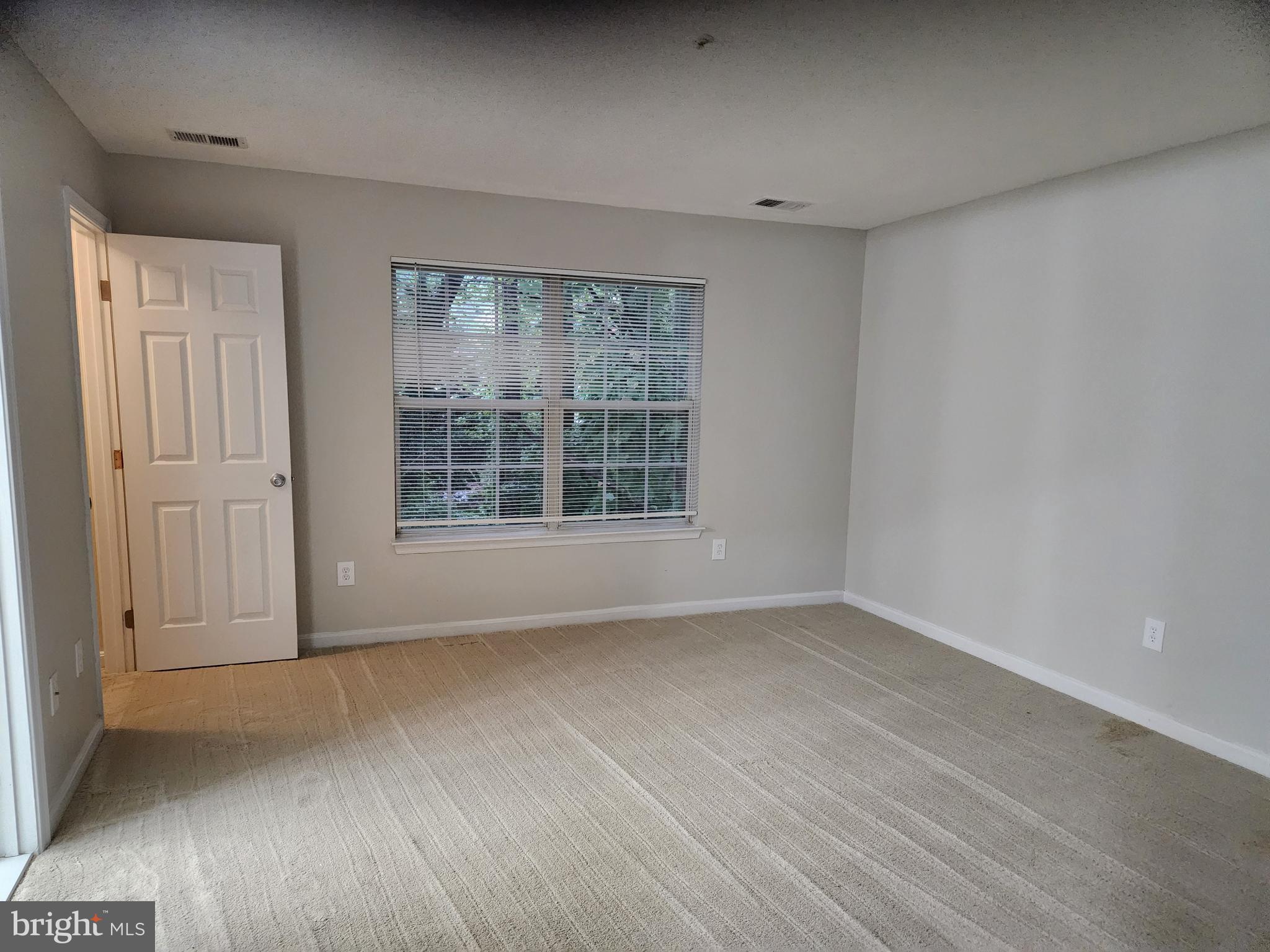 HILL OAKS CONDO PHASE 1- - Residential