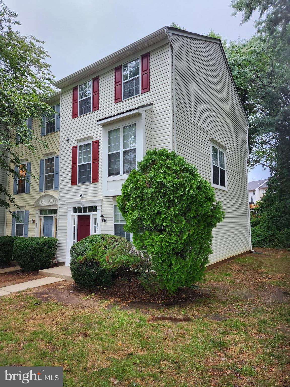 HILL OAKS CONDO PHASE 1- - Residential