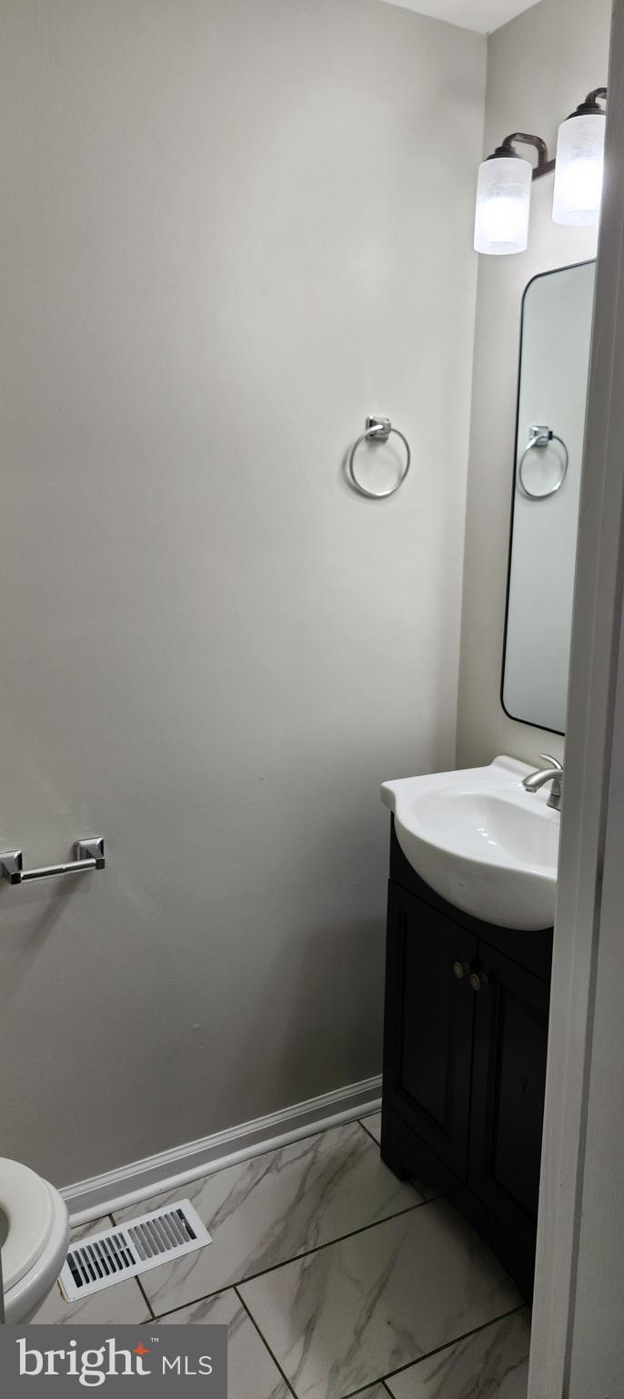 HILL OAKS CONDO PHASE 1- - Residential