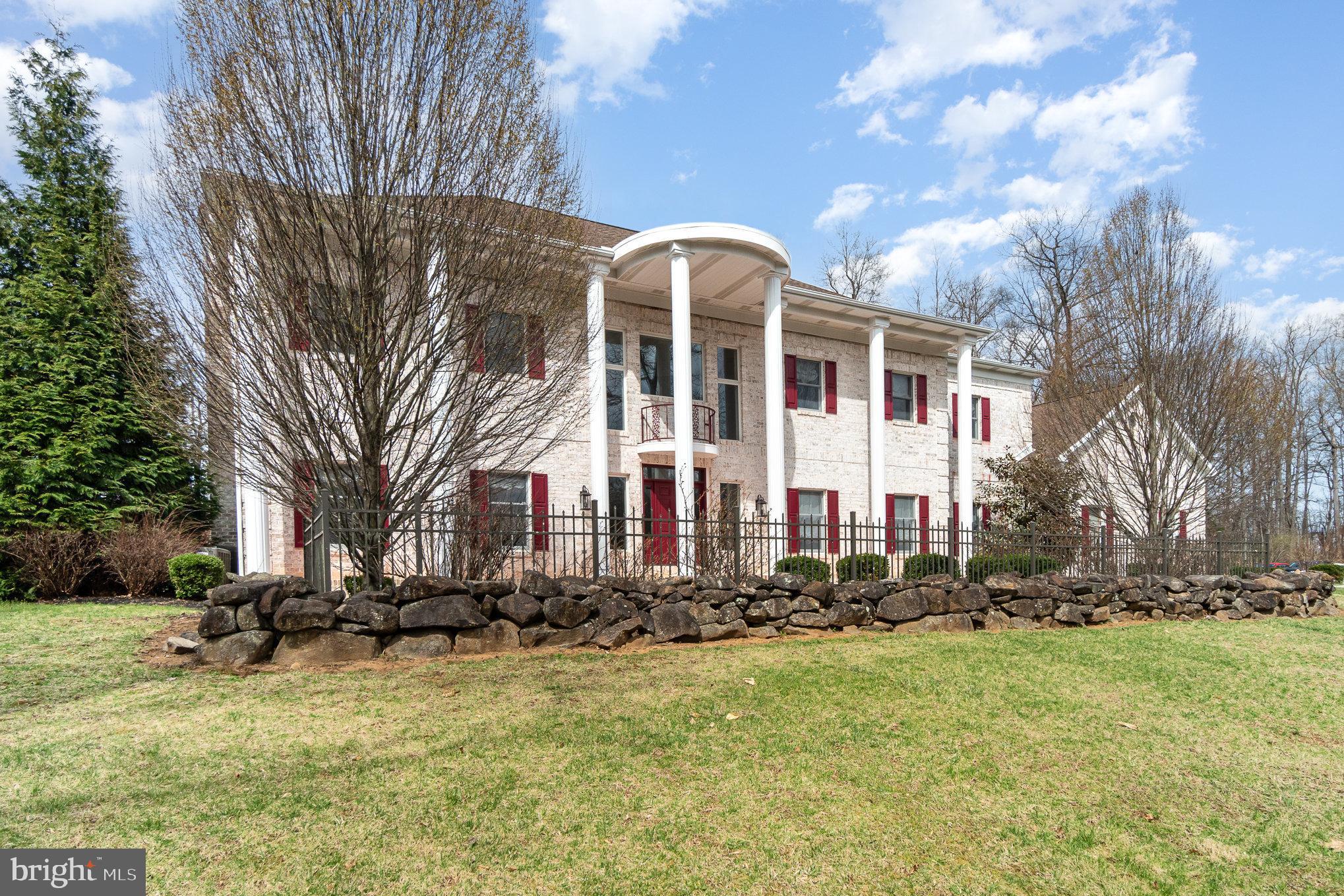 17 MONTEGO COURT