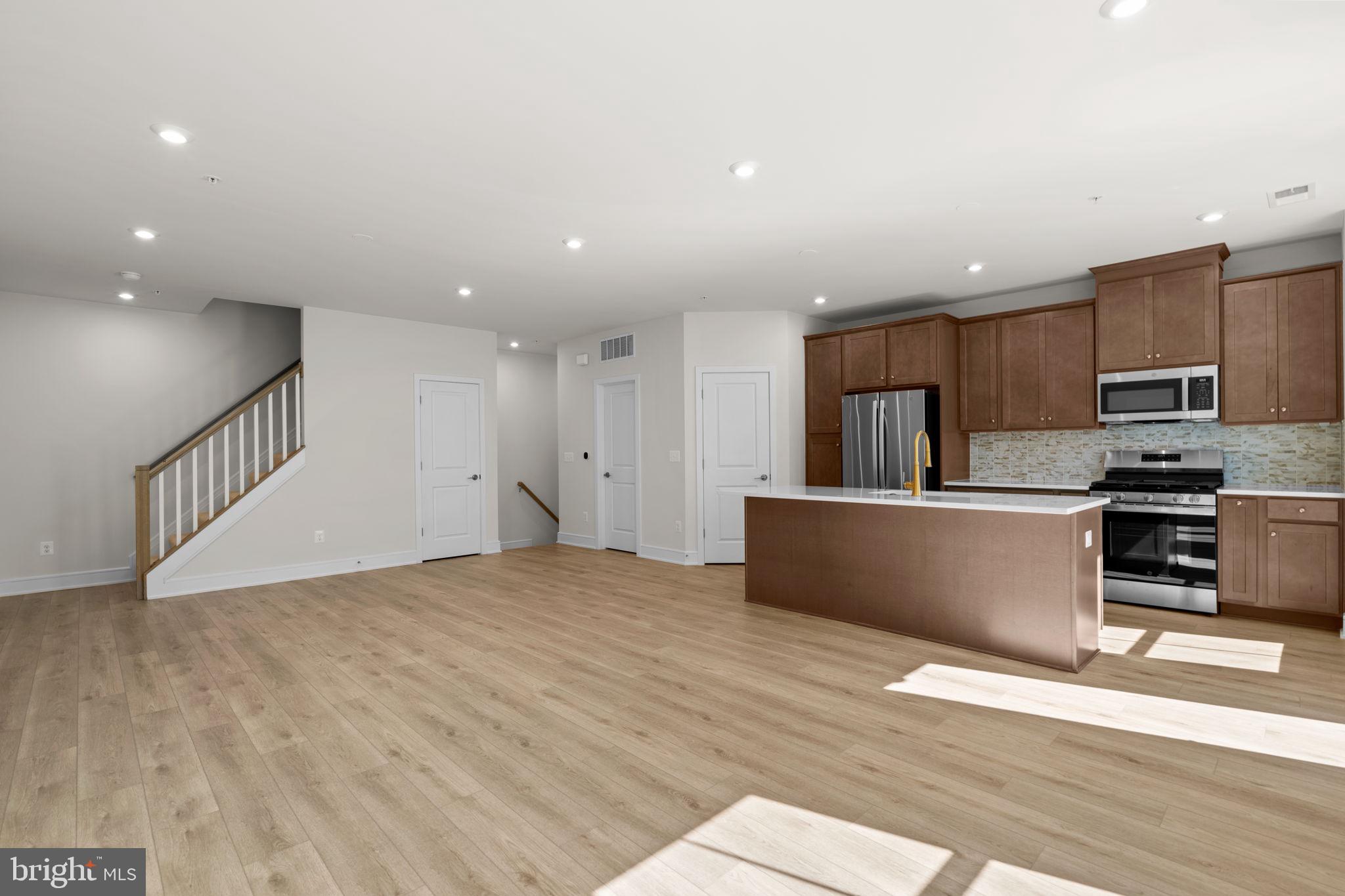 DEMOTT & SILVER - Residential