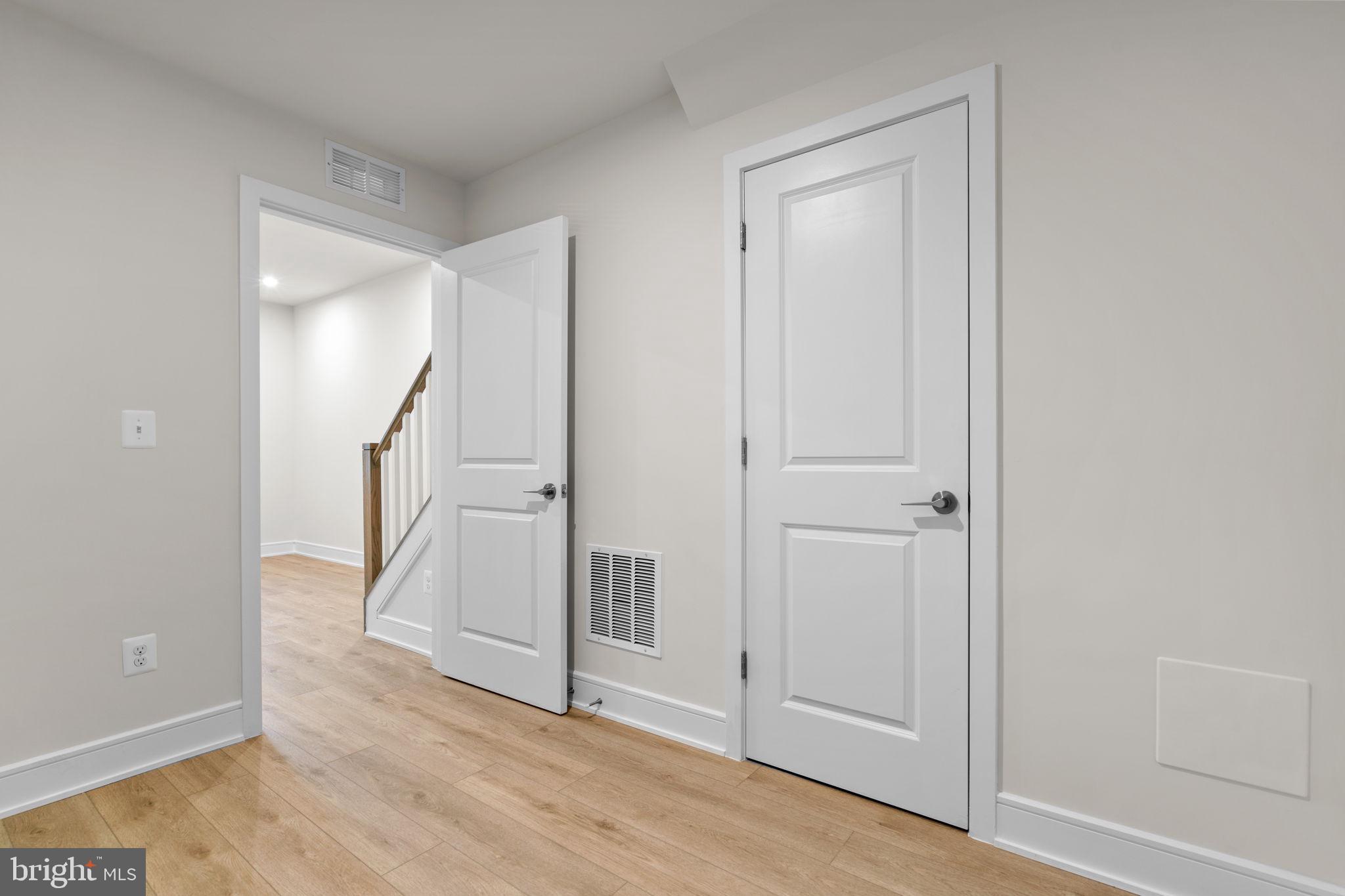 DEMOTT & SILVER - Residential