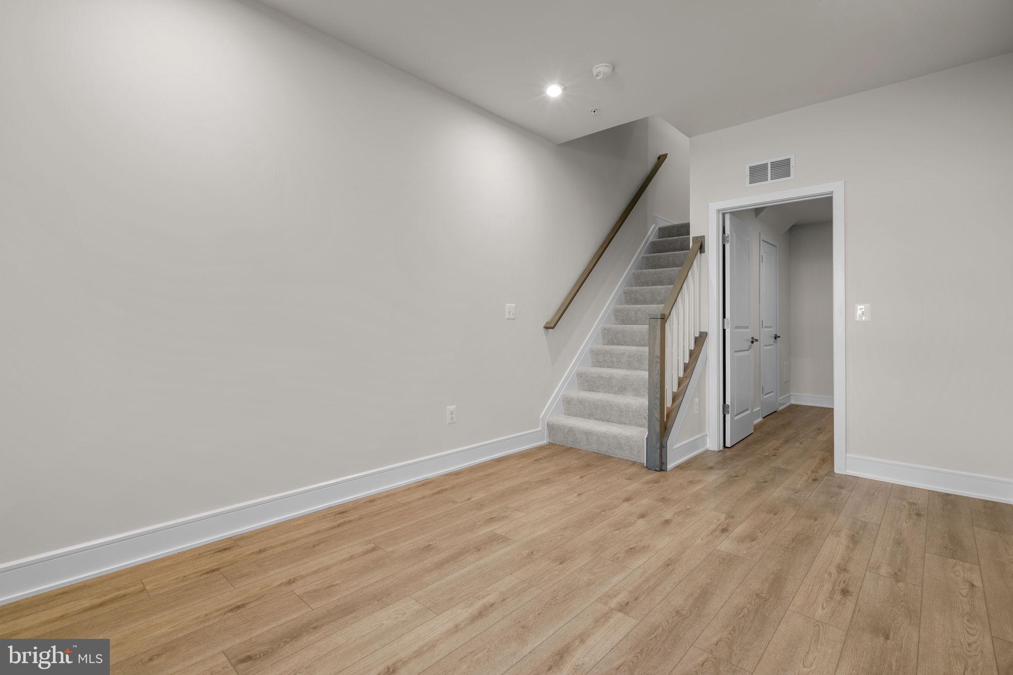 DEMOTT & SILVER - Residential