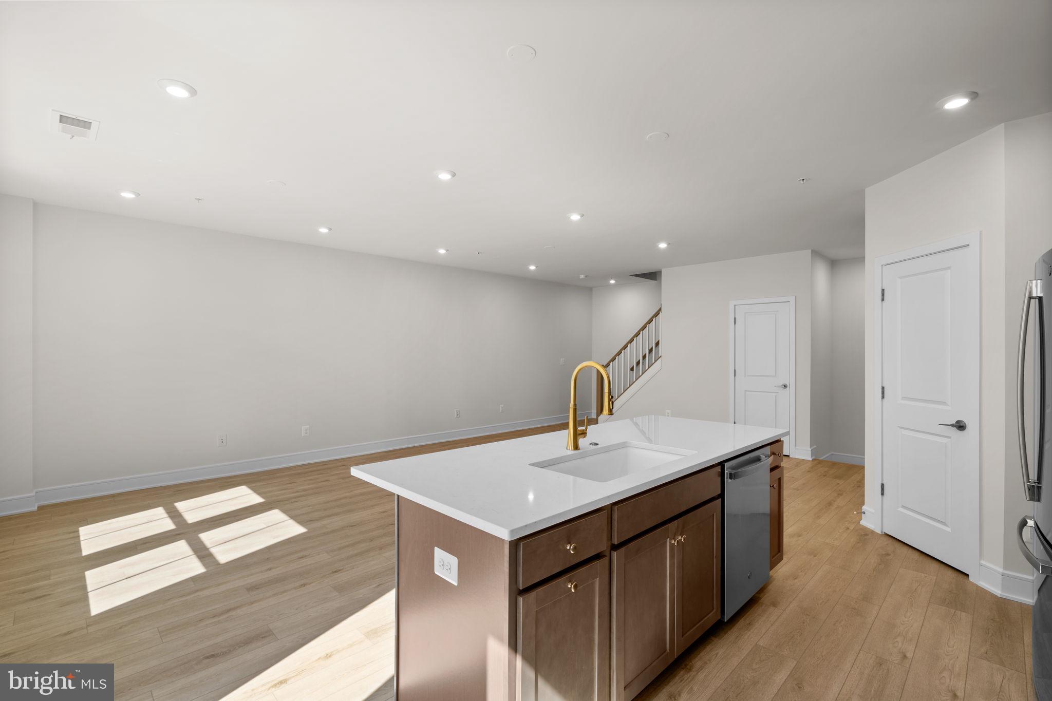 DEMOTT & SILVER - Residential