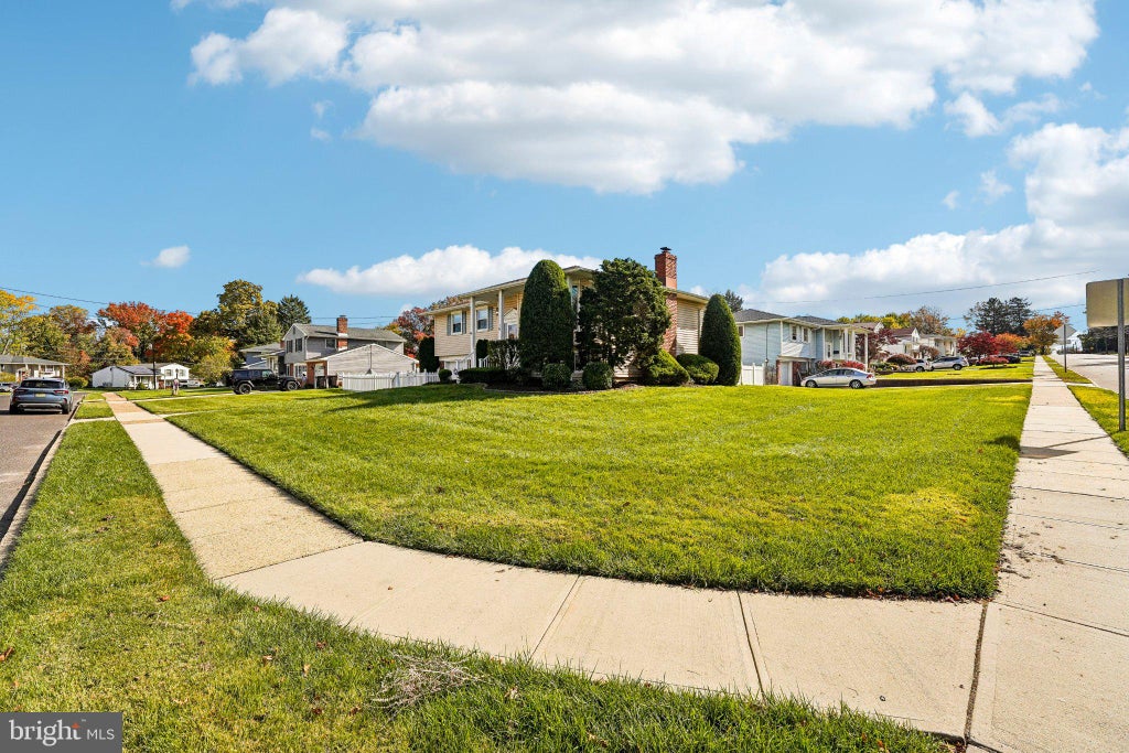 Photo of 2 Hunter Drive, DELRAN TWP, NJ 08075 (MLS # NJBL2122596)