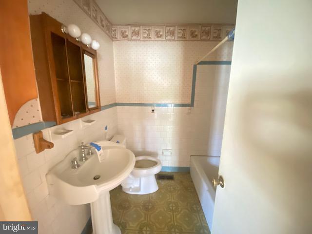 LAKEWOOD - Residential