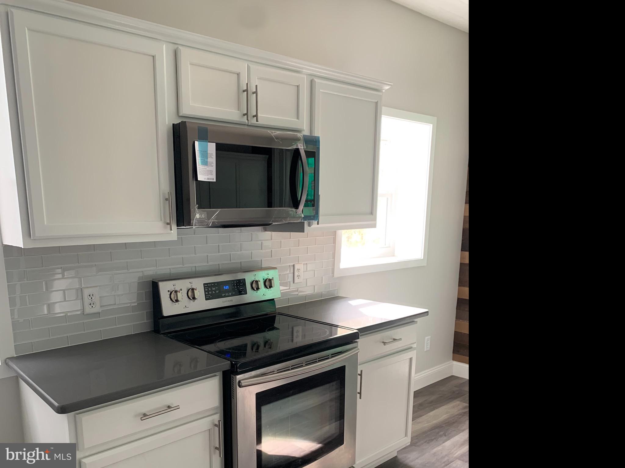 YORKVILLE - Residential