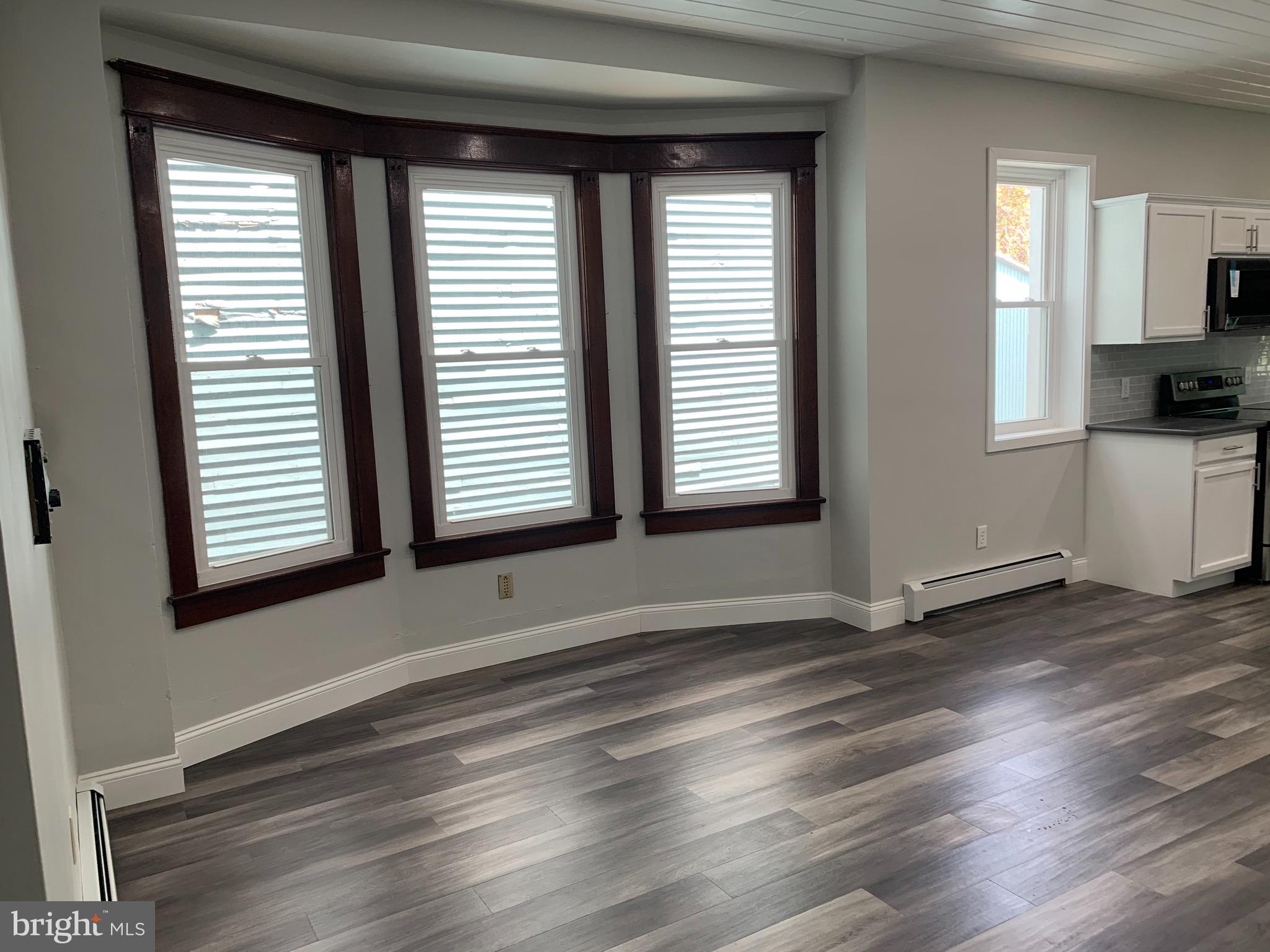 YORKVILLE - Residential