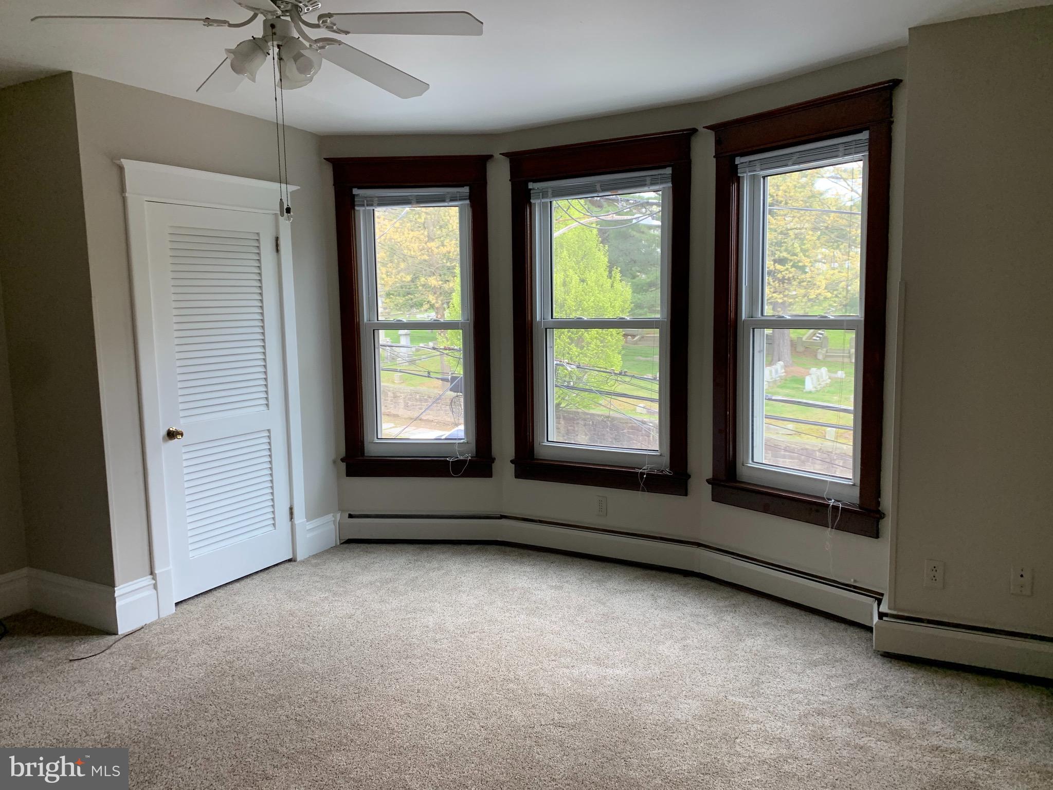 YORKVILLE - Residential