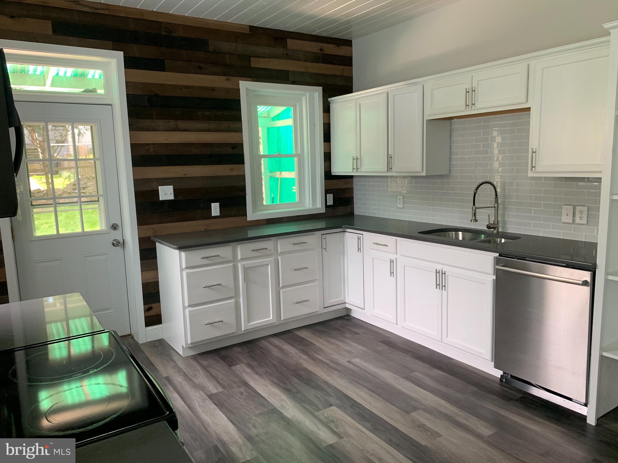 YORKVILLE - Residential