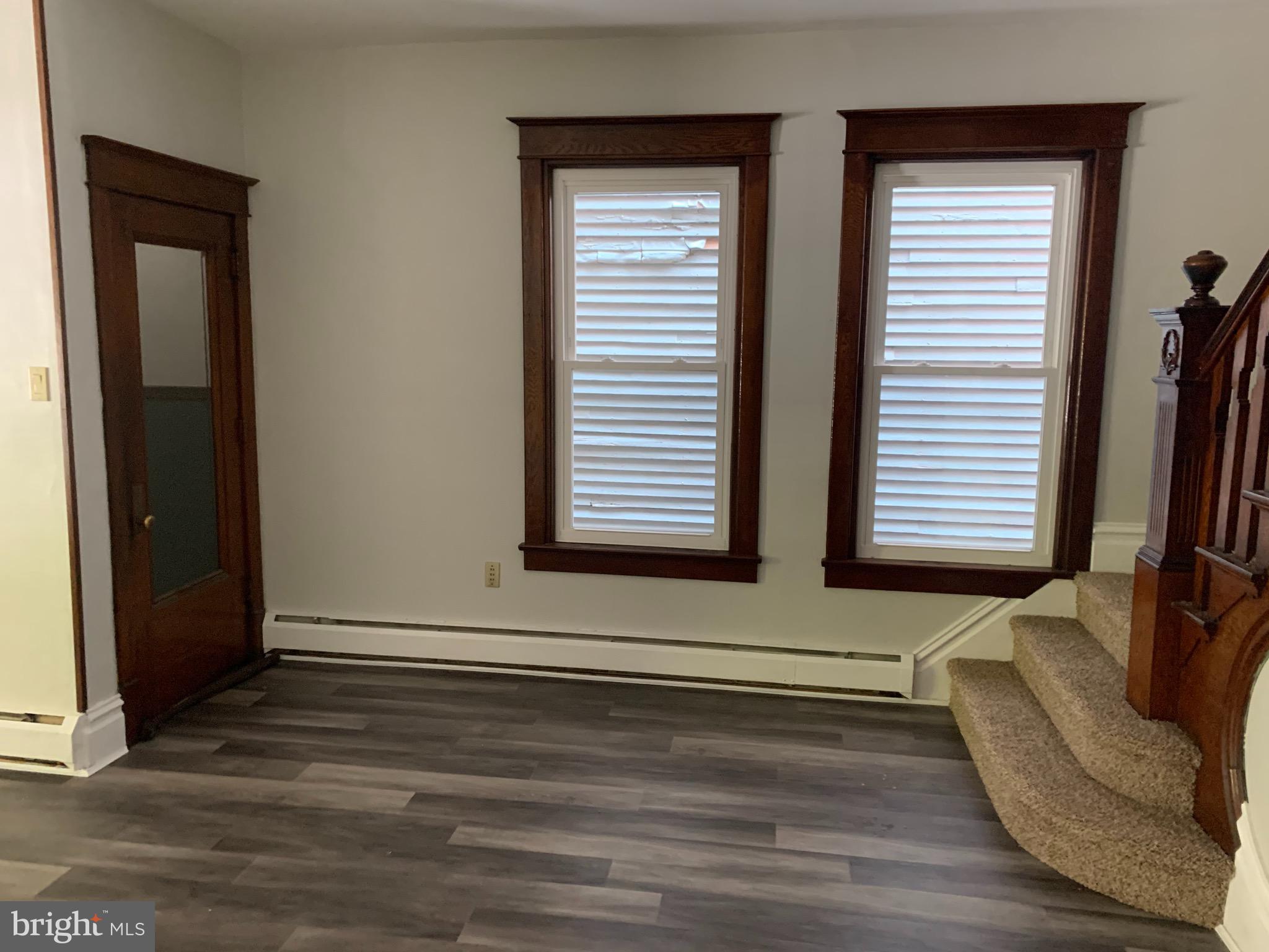 YORKVILLE - Residential